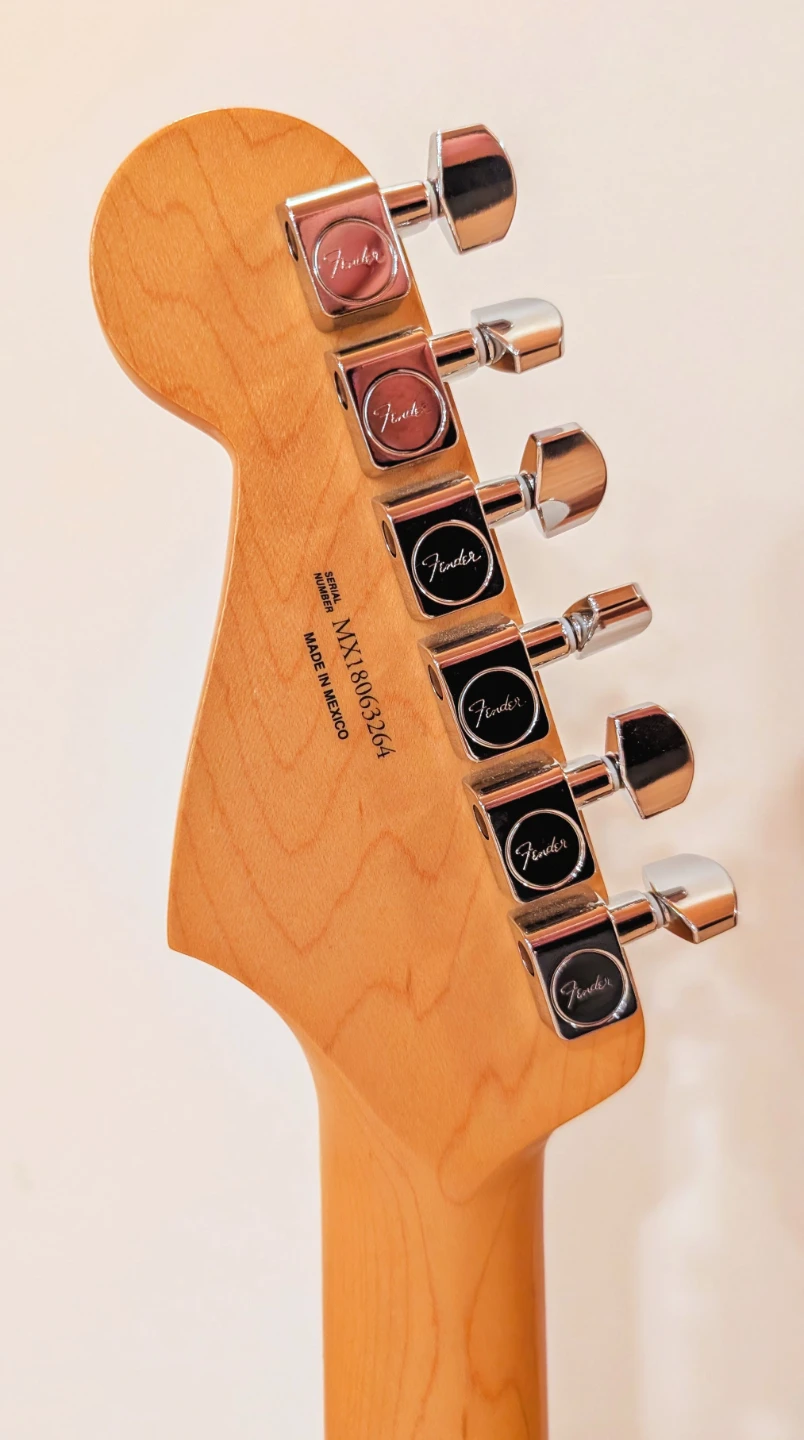 Fender Stratocaster - photo 5