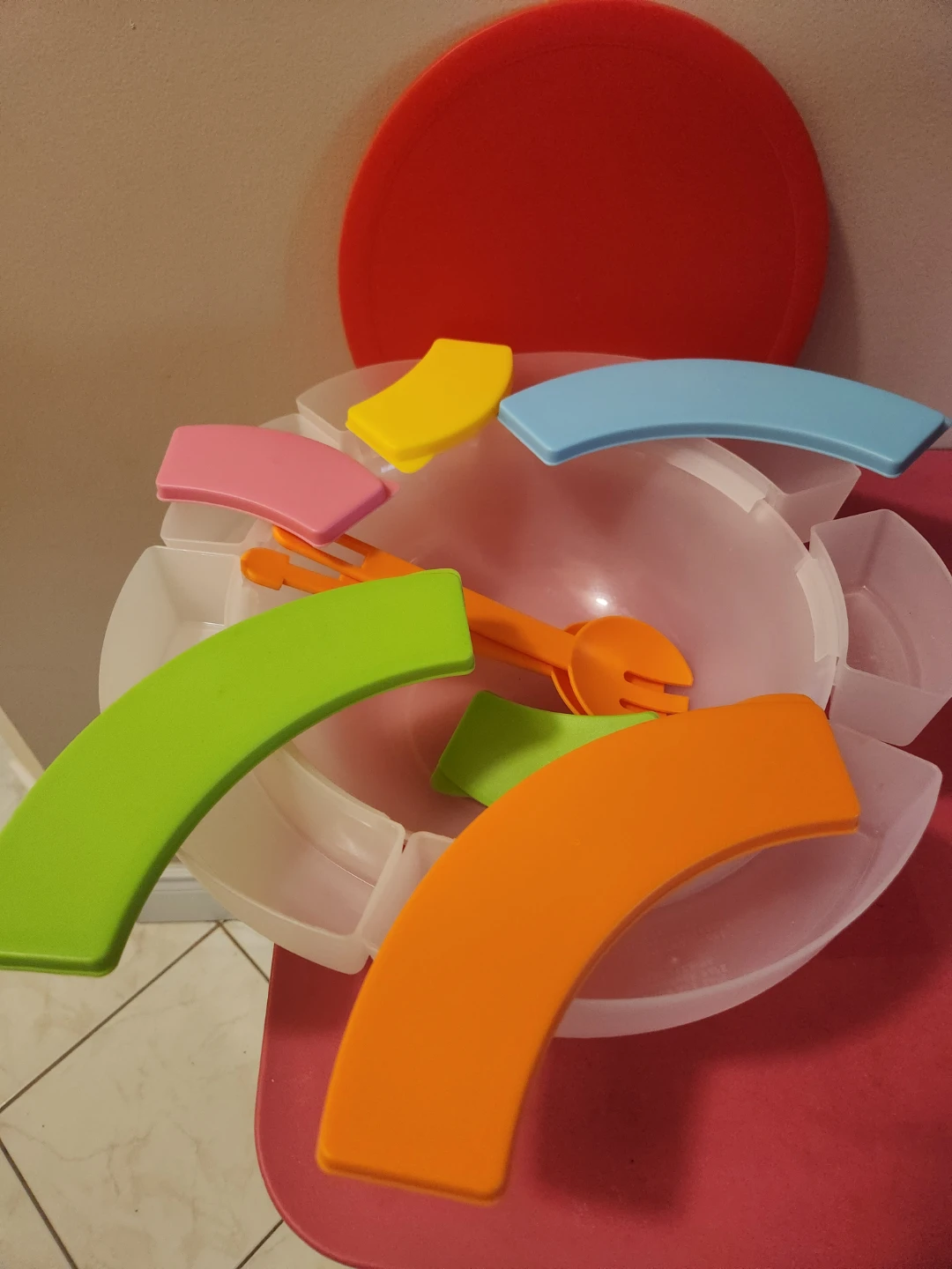 Salad bar bowl
