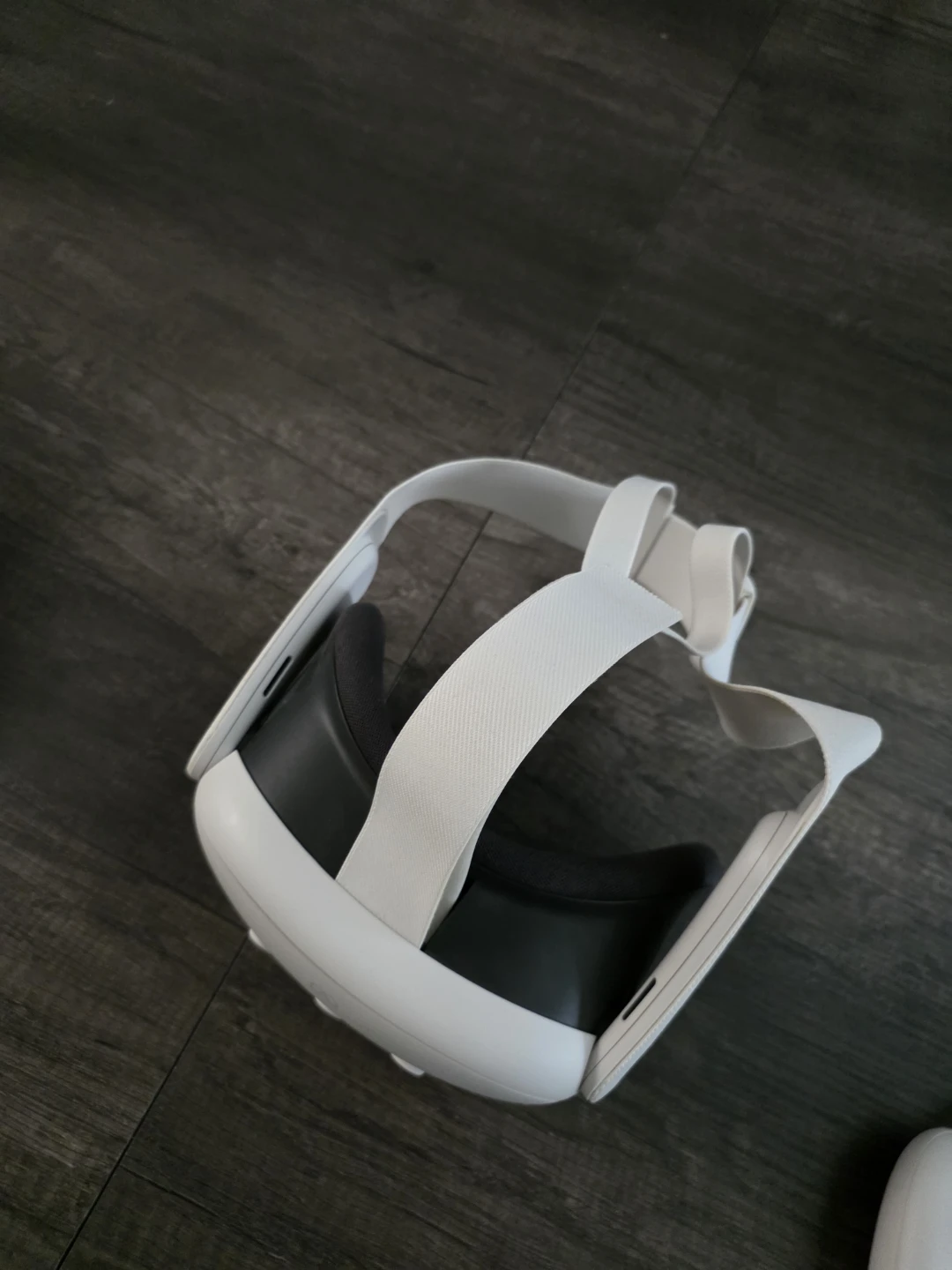 Meta Quest 3 128GB  VR Headset with Controllers - photo 3