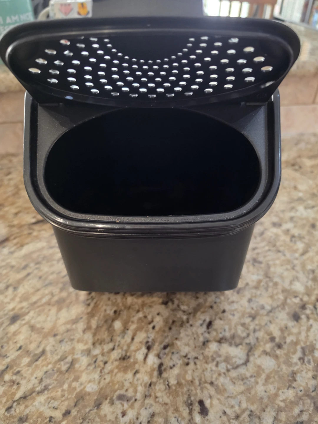 Tupperware potatoe storage container - photo 2