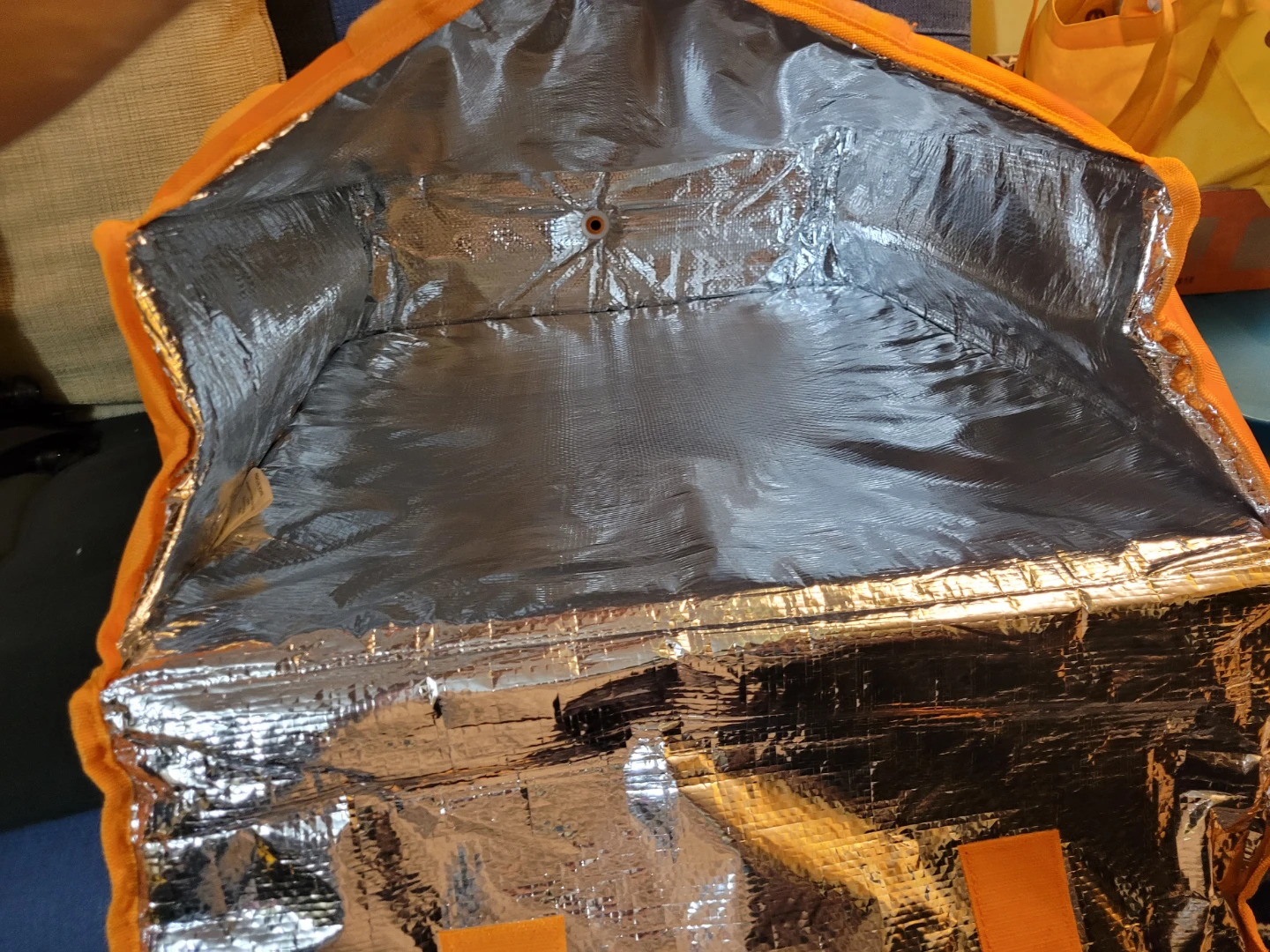 SkipTheDishes Insulated pizza Delivery Bag - photo 2