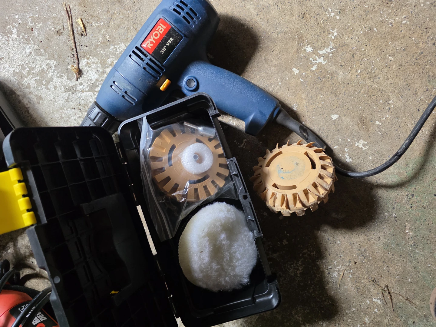 Ryobi 3/8" Drill and Buffing Kit