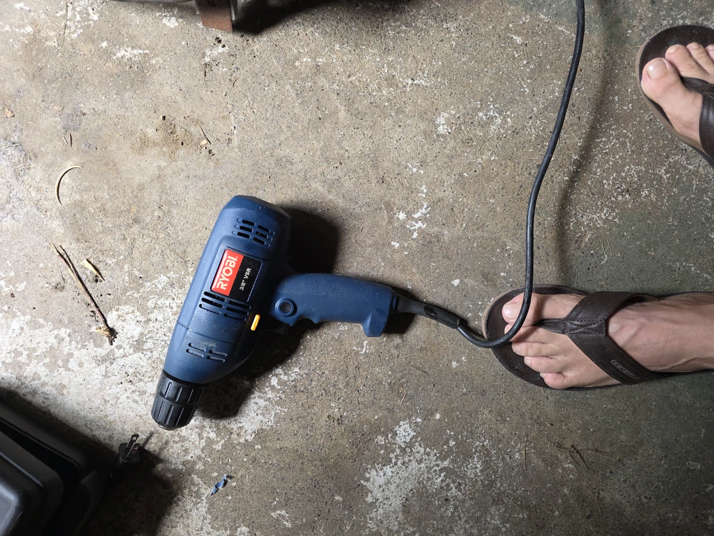 Ryobi 3/8" Drill and Buffing Kit - photo 2