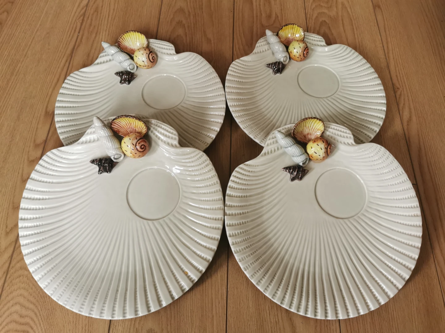 Set of 4 Seashell Shaped Dessert Plates
