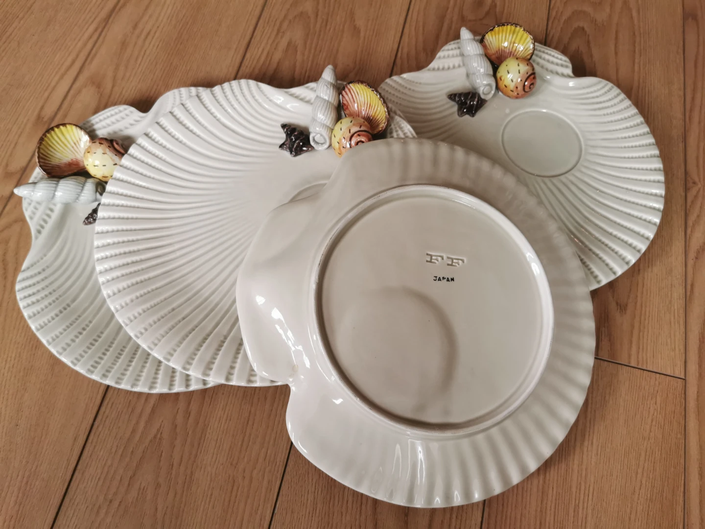 Set of 4 Seashell Shaped Dessert Plates - photo 2