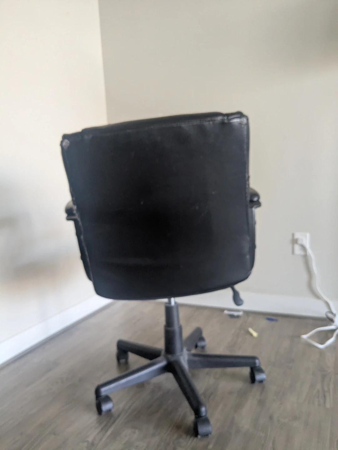 Black Office Chair and White Desk - photo 5
