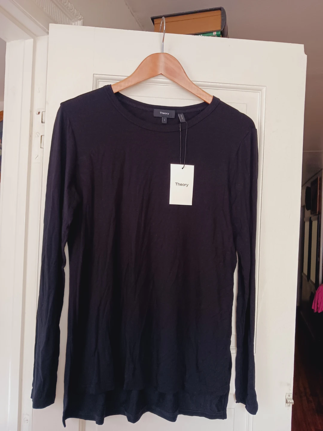 New !!! Theory Ailer Long Sleeve Top Black - Size L