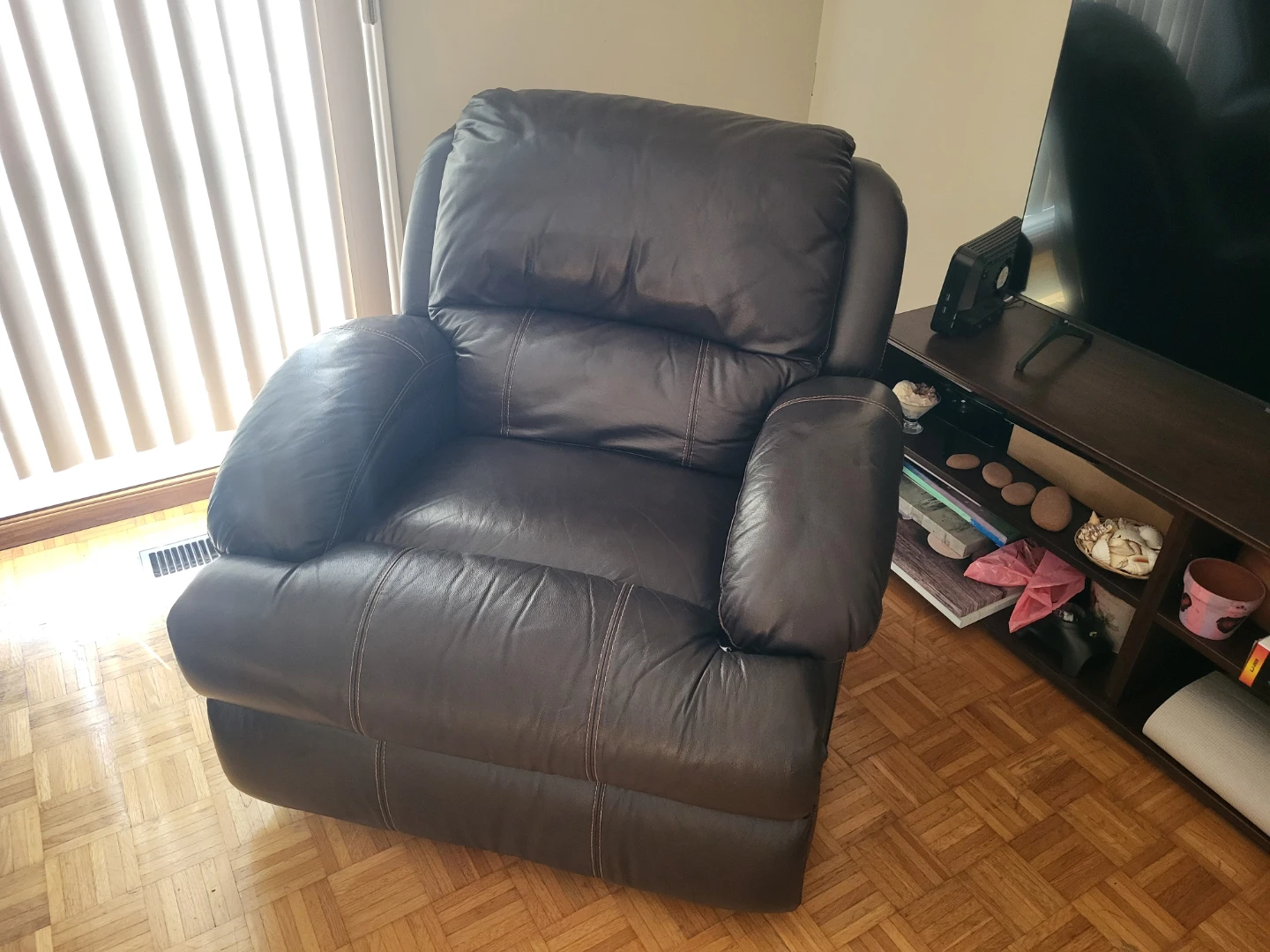 Brown Leather Reclining Sofa and Armchairs - photo 4