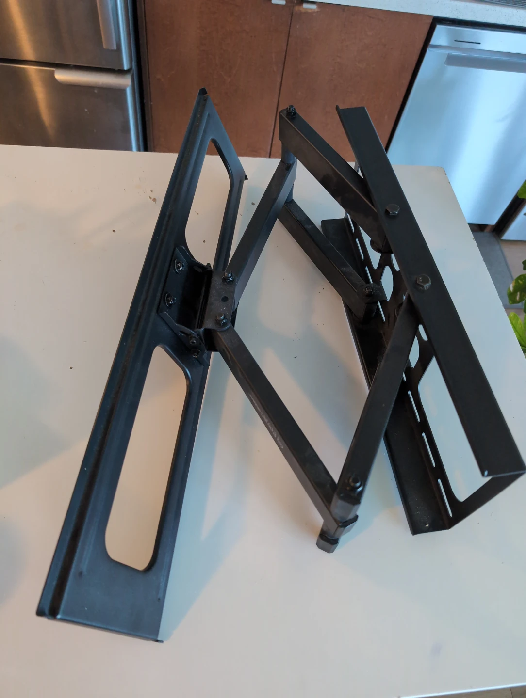 Black Full-Motion TV Wall Mount
