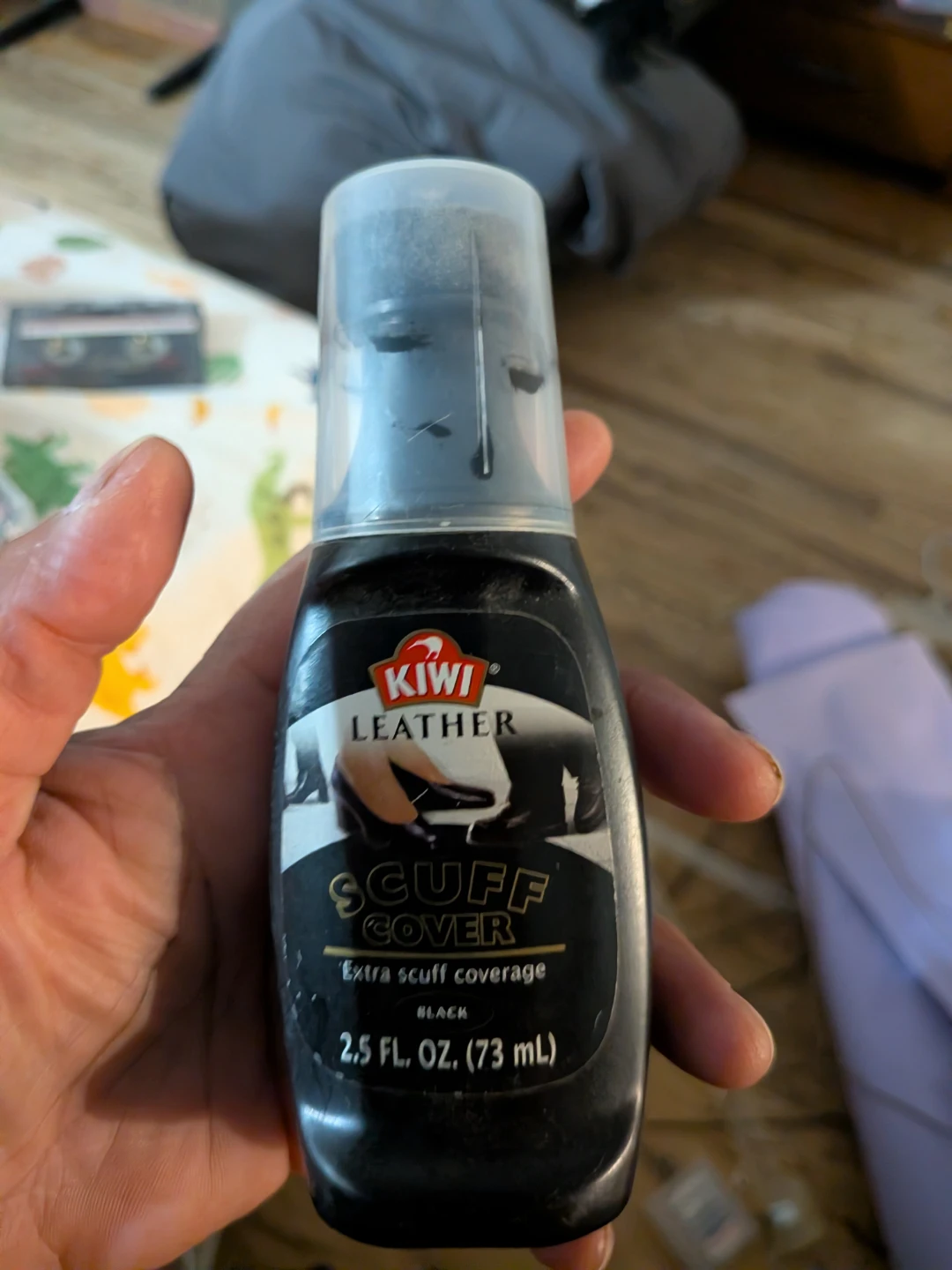 KIWI Leather Black Scuff Cover 2.5 FL. OZ. (73 mL)