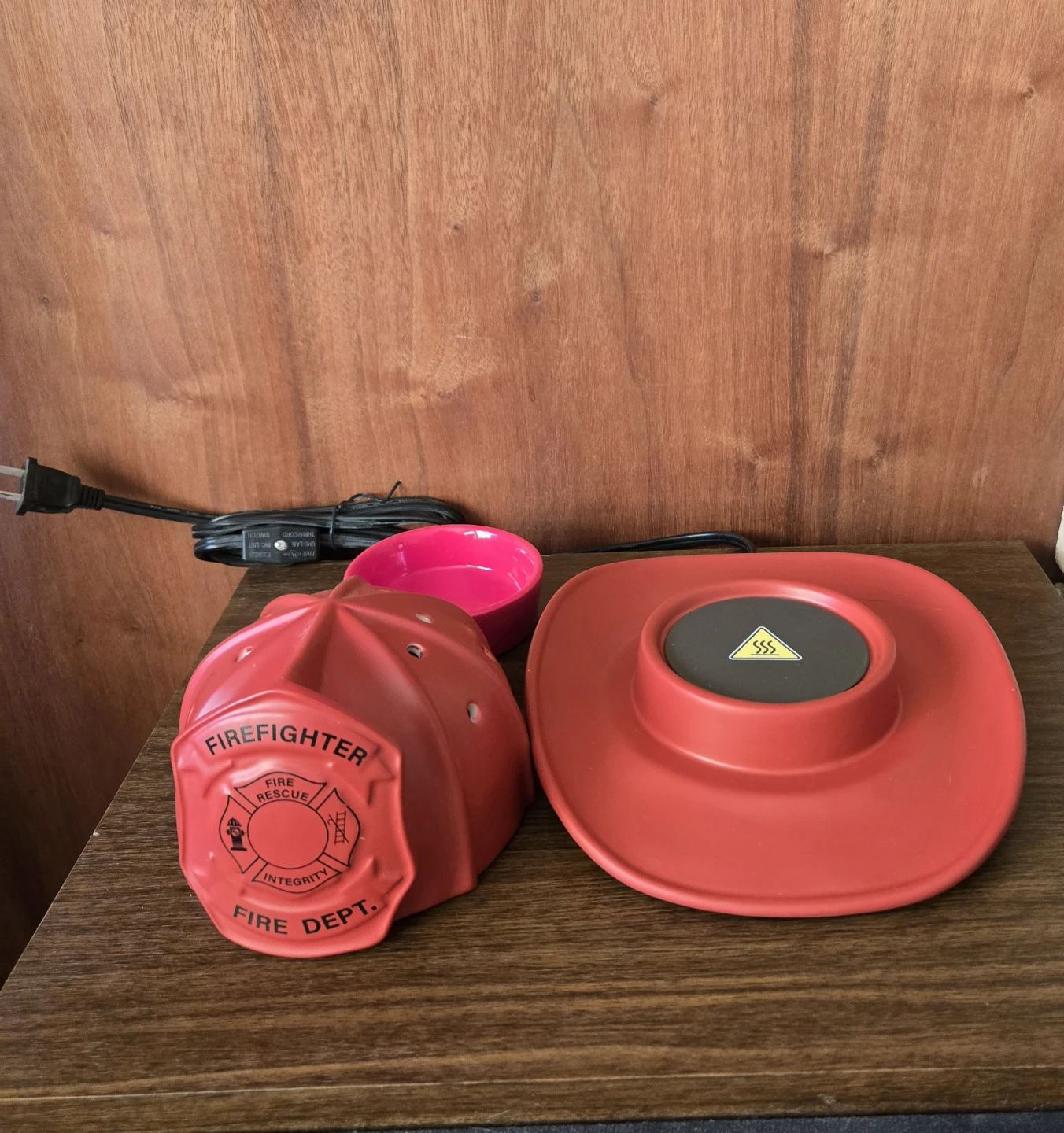 Vintage Firefighter Helmet Humidifier.  For sented oils - photo 3