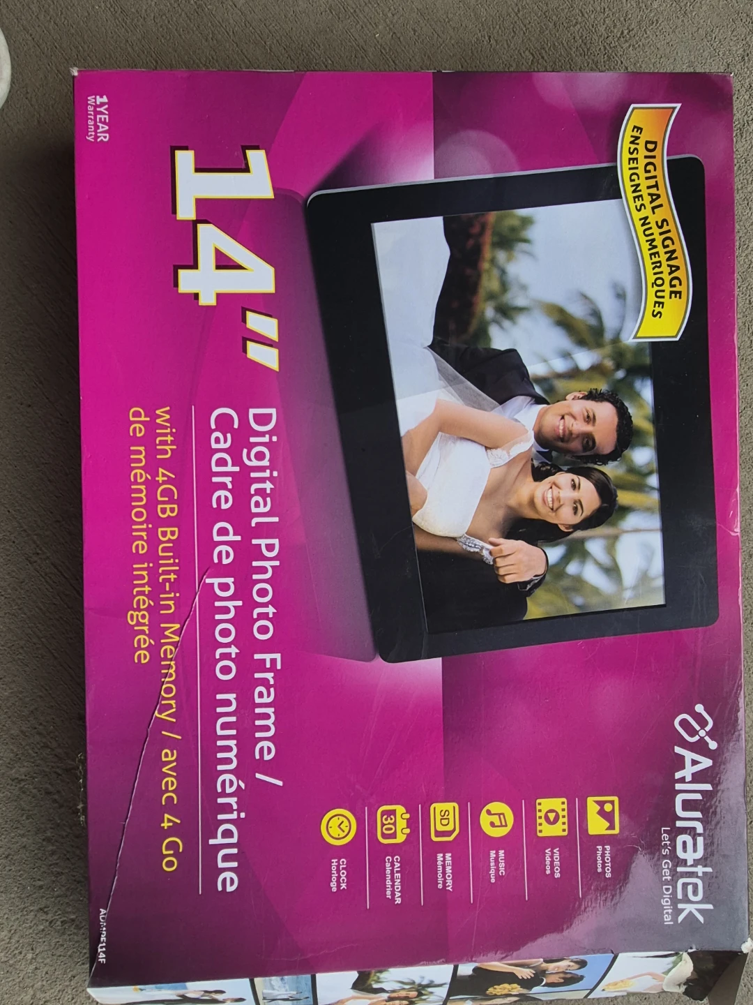 14" Aluratek Digital Photo Frame with 4GB Memory