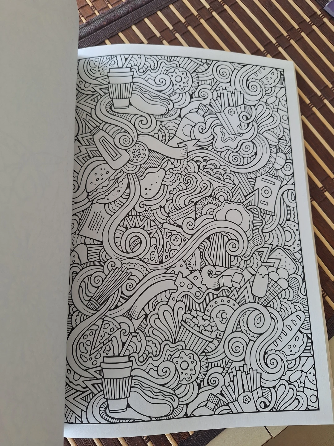 Everyone Loves Coloring: Patterns Adult Coloring Book - photo 4