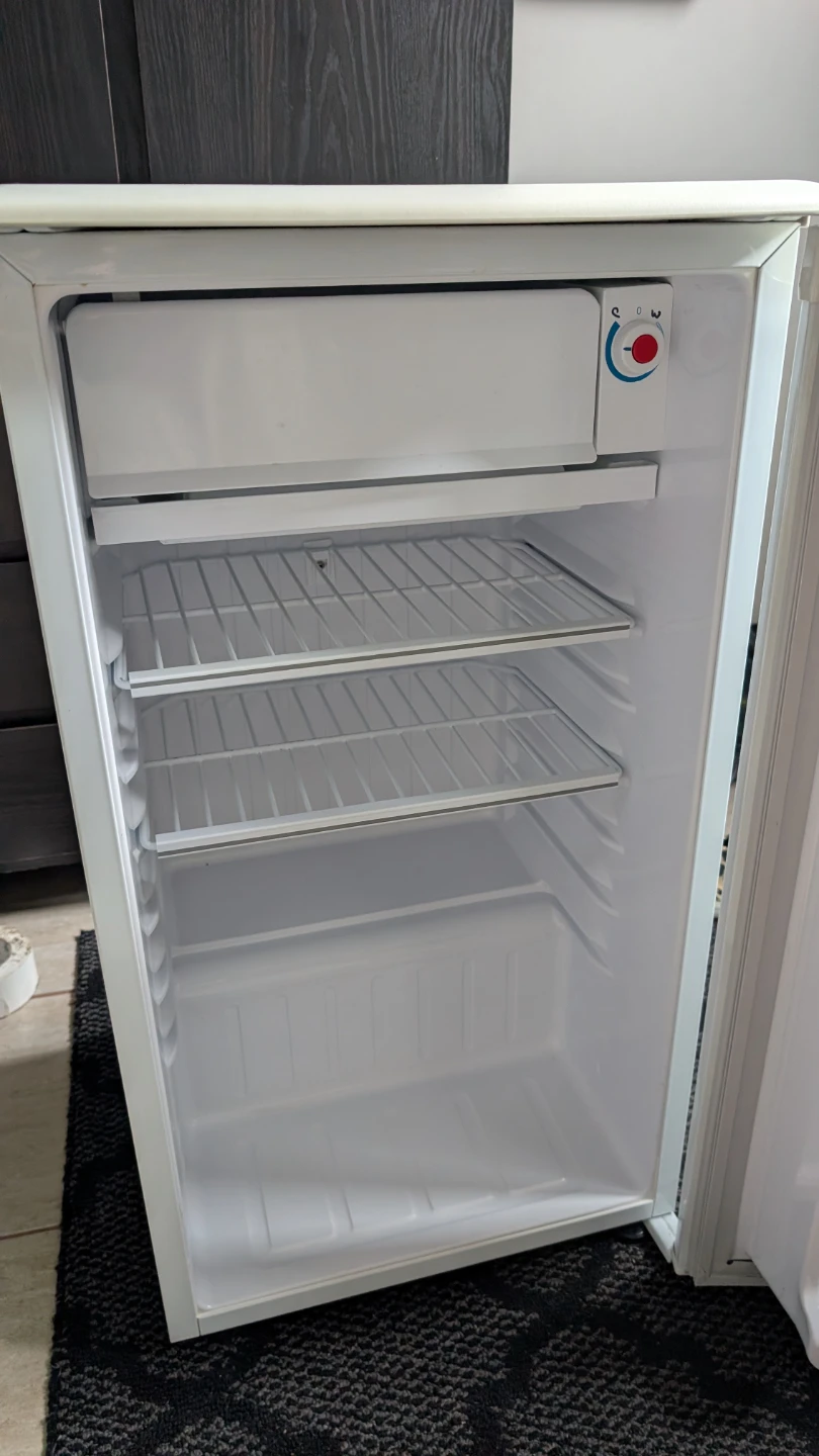 Danby Mini Fridge - photo 2