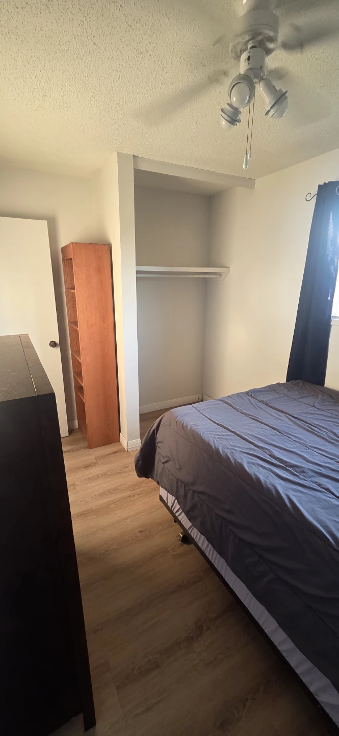 8x11 Room for Rent $650 - photo 2
