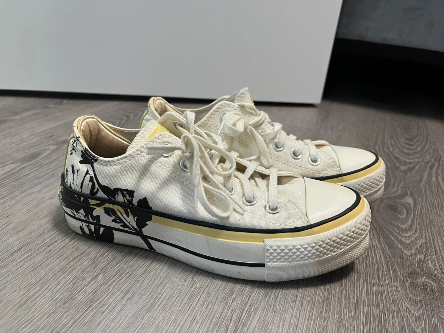 Converse Chuck Taylor All Star Platform Floral Sneakers