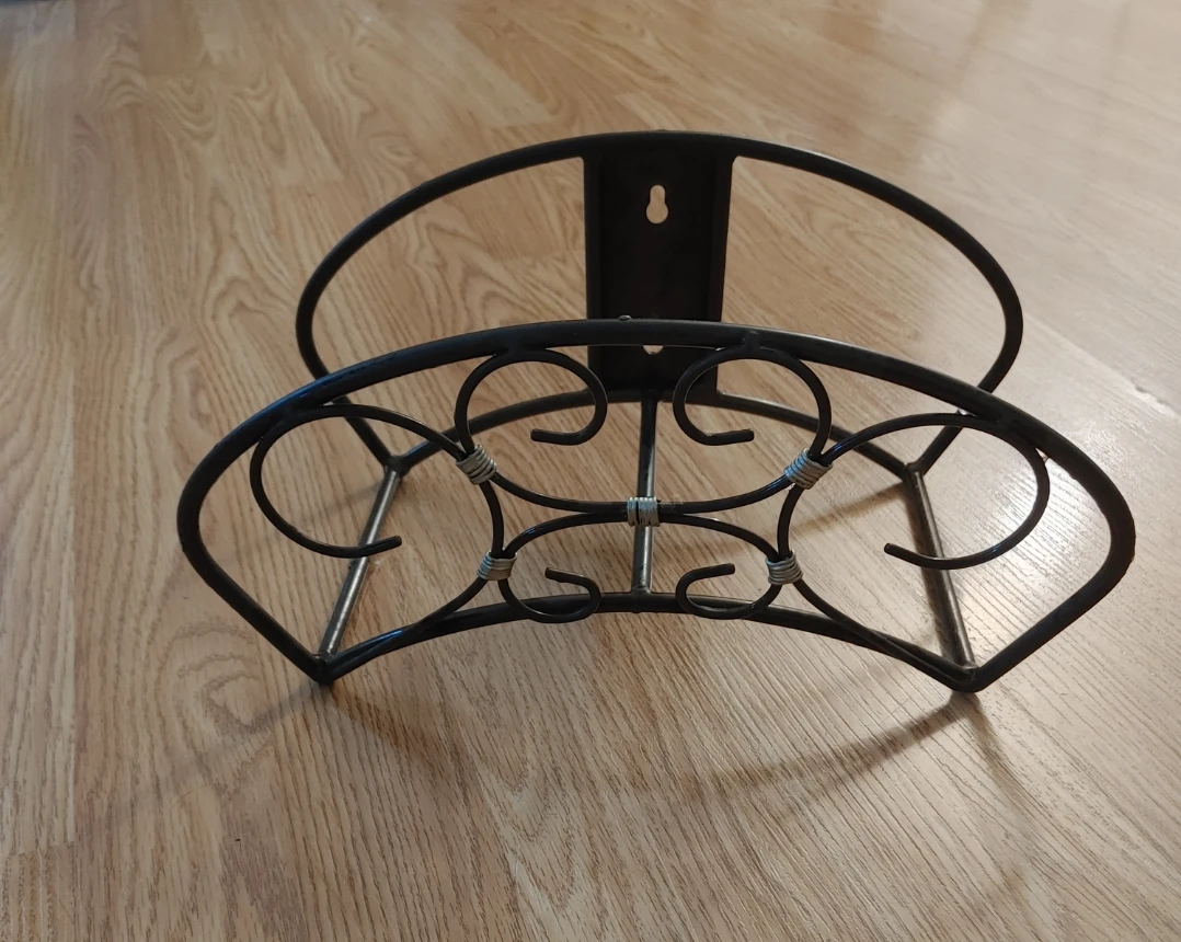 Decorative Metal Hose Holder - photo 2