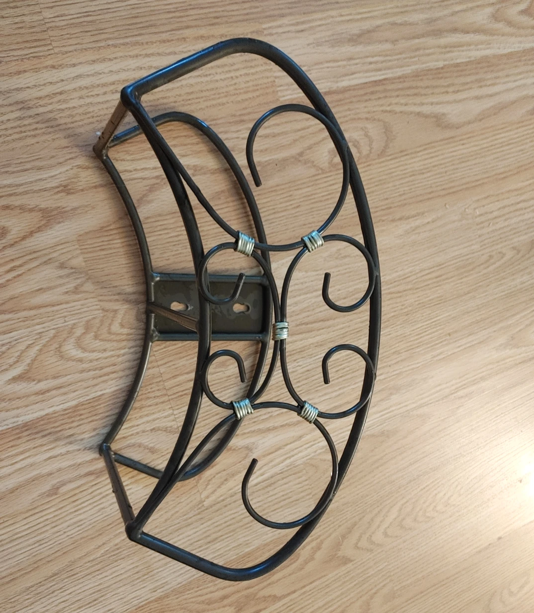 Decorative Metal Hose Holder - photo 3