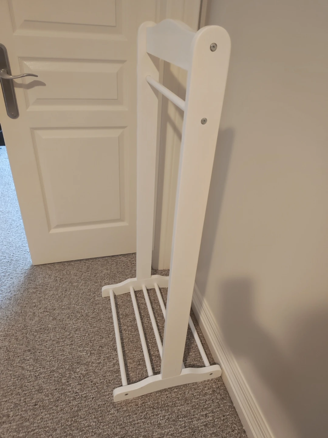 White Wooden Garment Rack with Shelf - photo 2