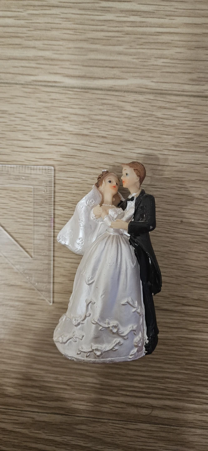 Bride and Groom Figurines - photo 2