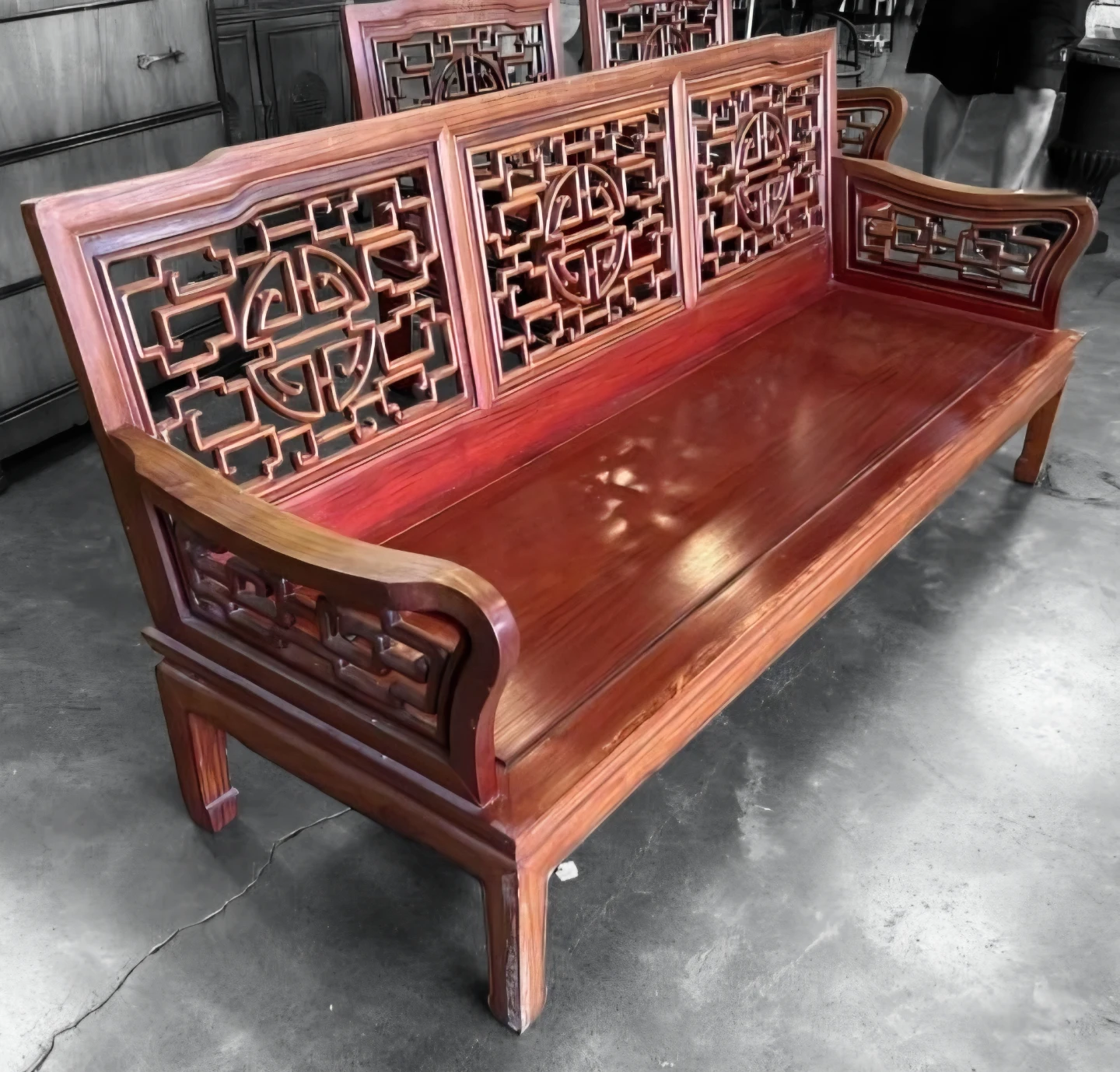 Vintage Handcarved Solid Elm  Bench & Two Matching Armchairs - photo 4