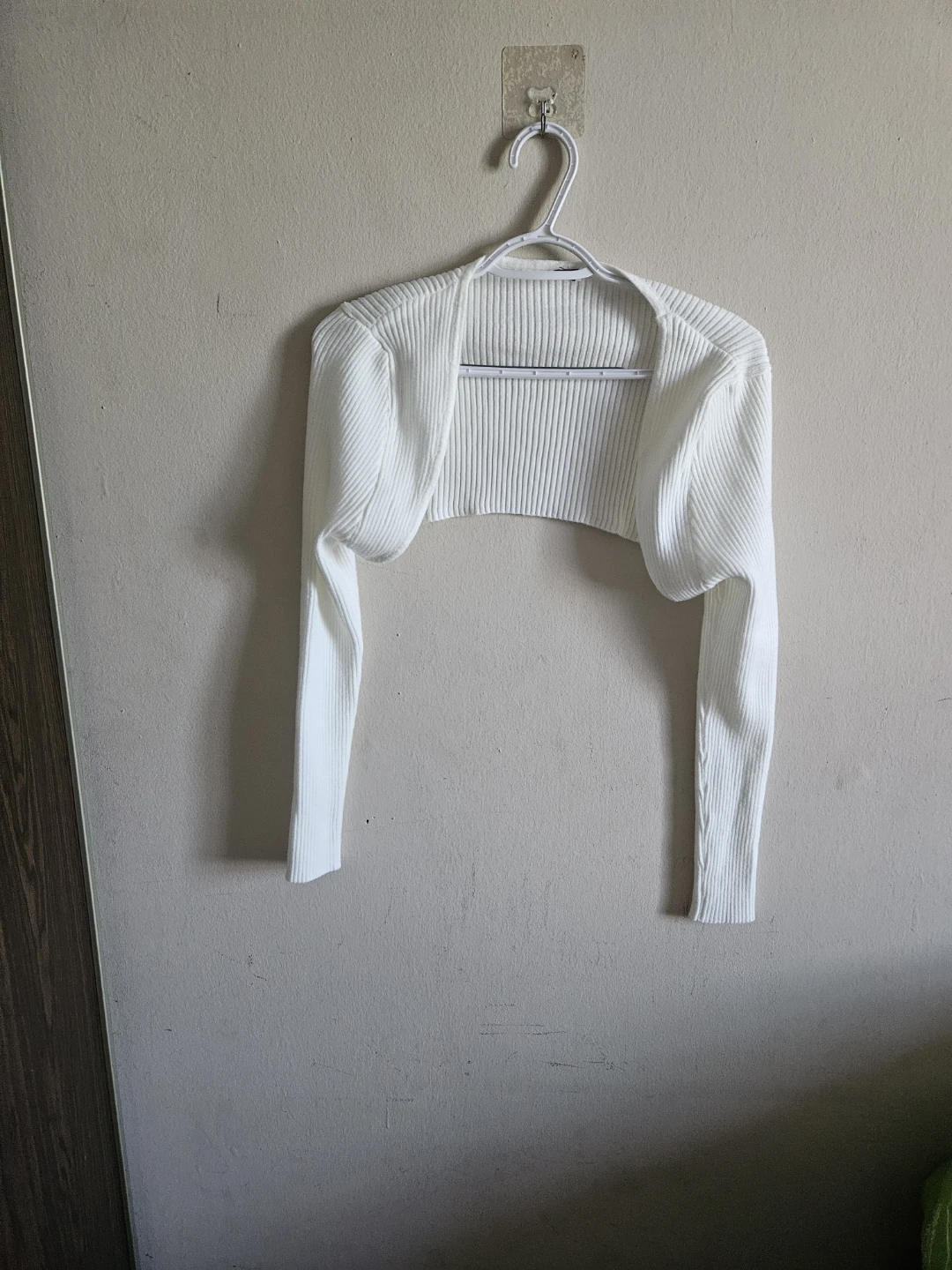 White Ribbed Knit Bolero Cardigan - photo 2