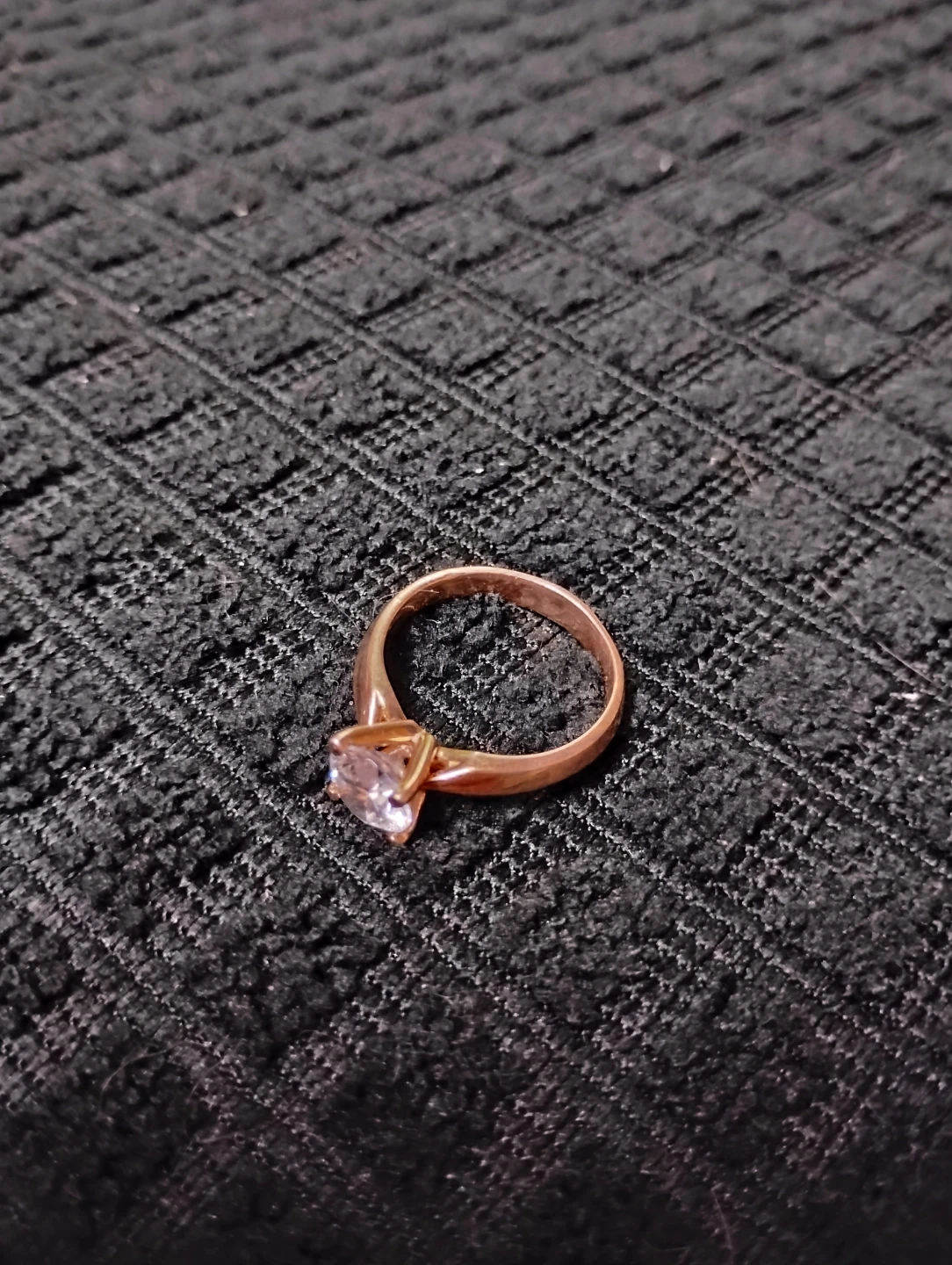 14K Gold Ring with 3.0 karot Clear Stone