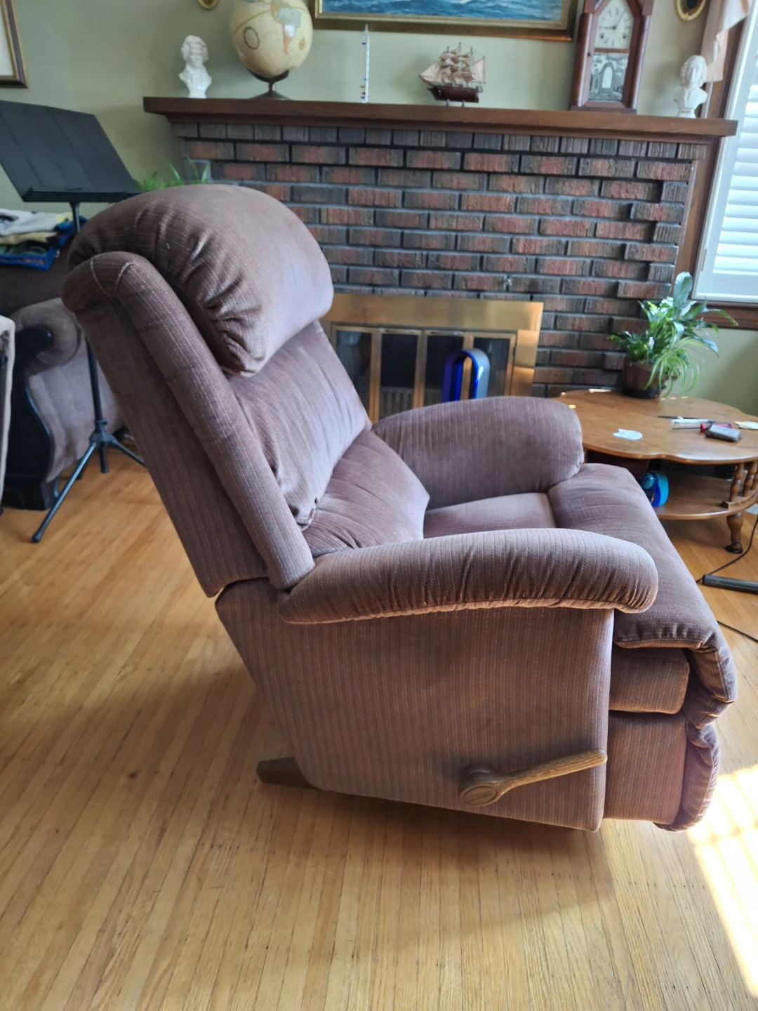 Brown Recliner Chair - photo 3