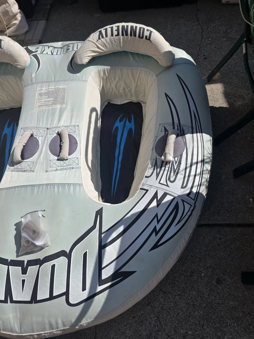 Connelly Dual Deluxe 2-Person Towable Tube + Electric Air Pump - photo 3
