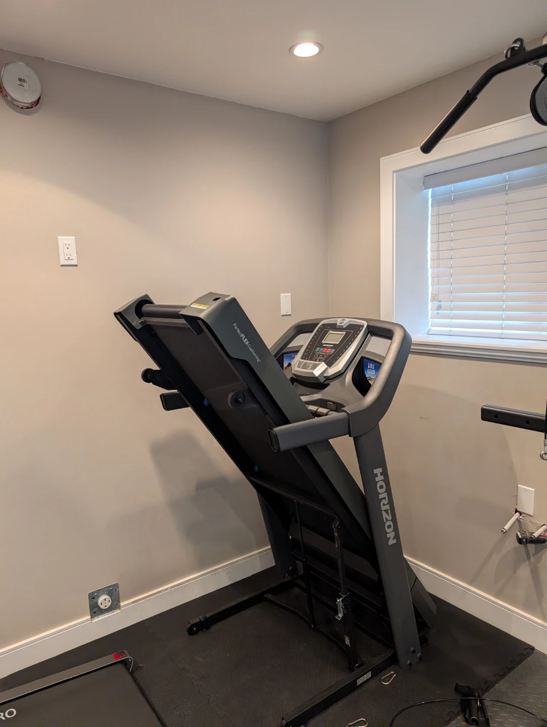 Free Horizon Treadmill - photo 3