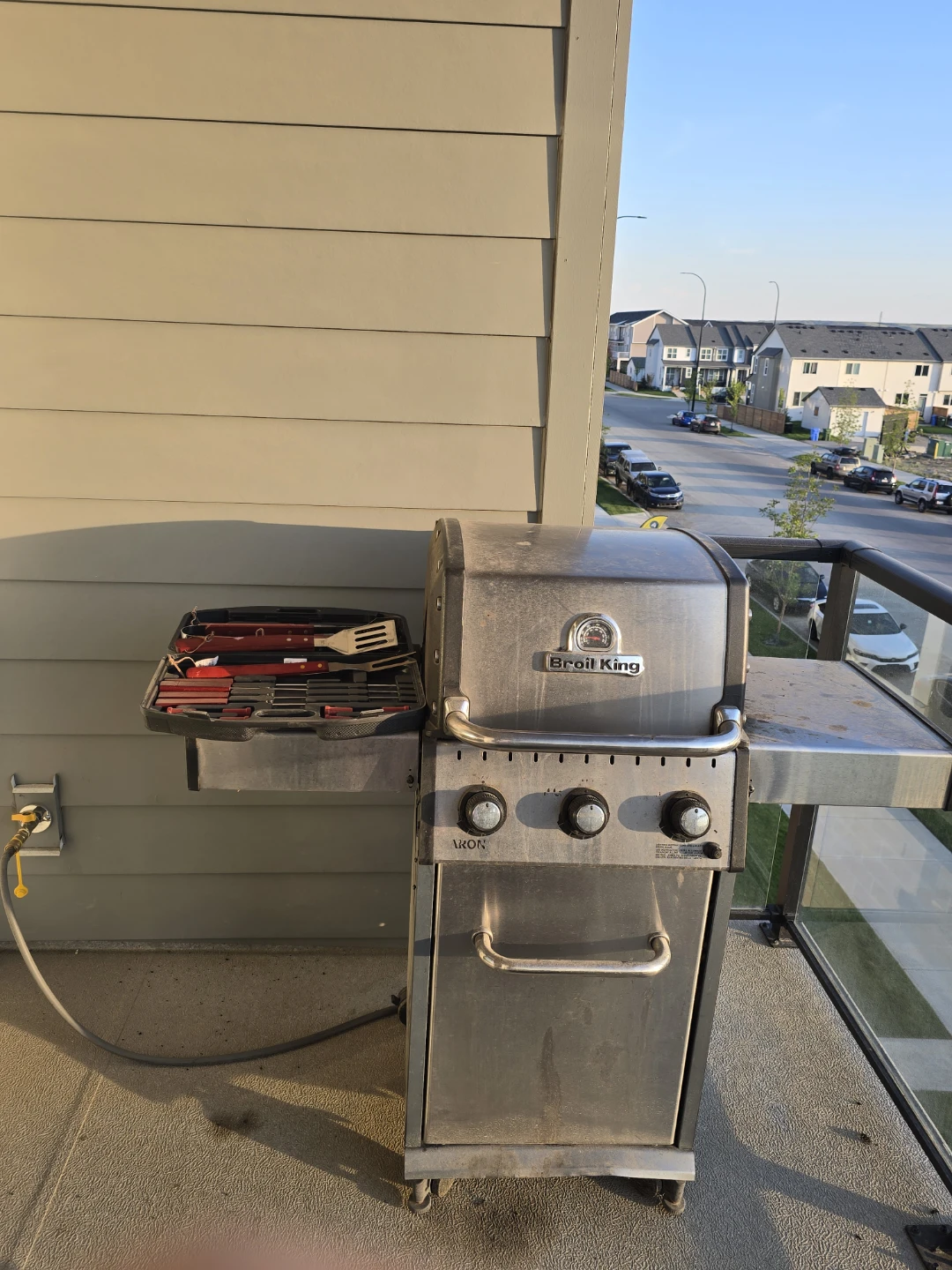 Broil King nature gas BBQ with Grill Tools, hose, connector - photo 2