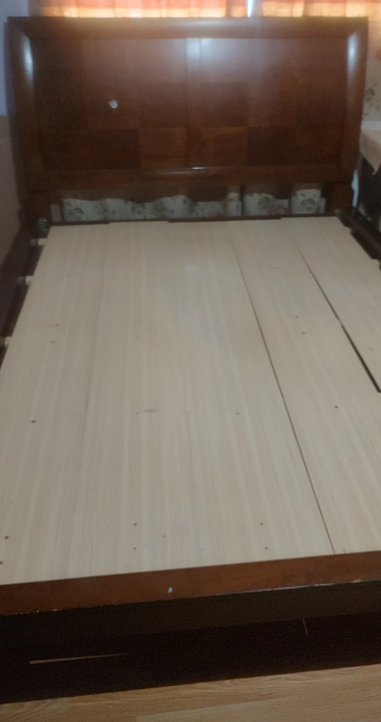Queen size bed