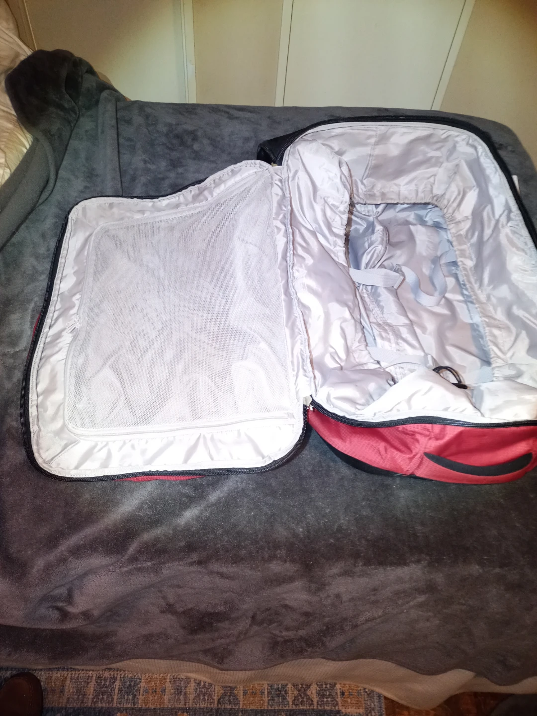 Pacsafe Duffle Bag With Wheels & Extendable Handle - photo 4