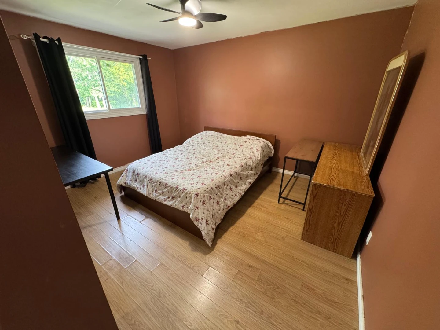 Room For Rent - photo 2