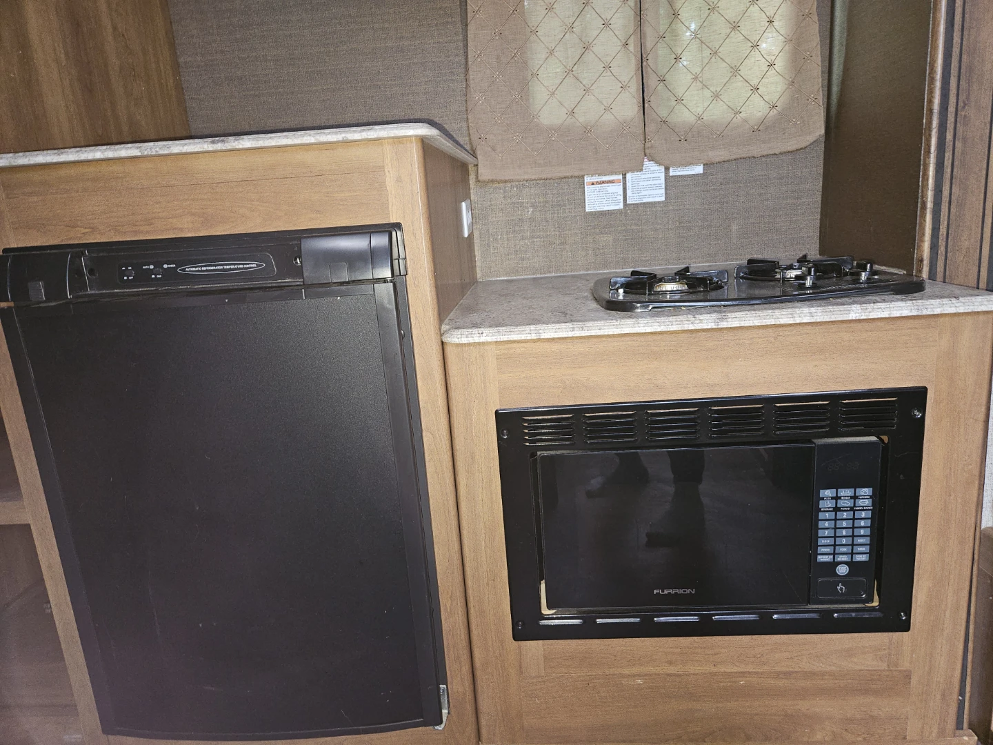 Holiday Trailer - photo 2