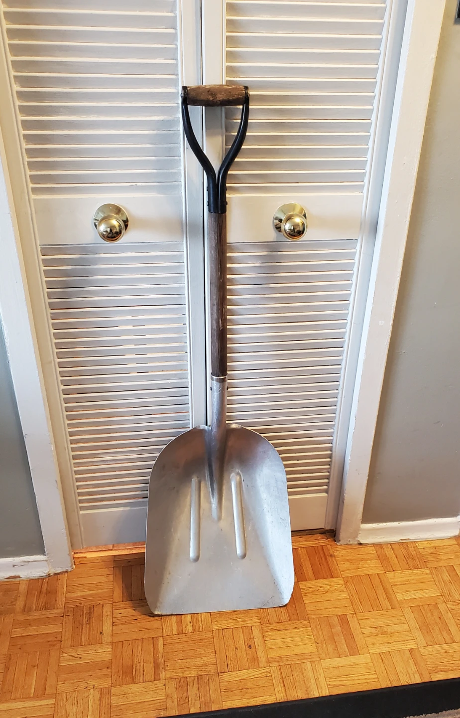 Aluminum Shovel Wooden Handle