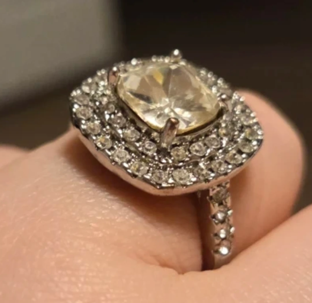 Sparkling Gemstone Ring - photo 2