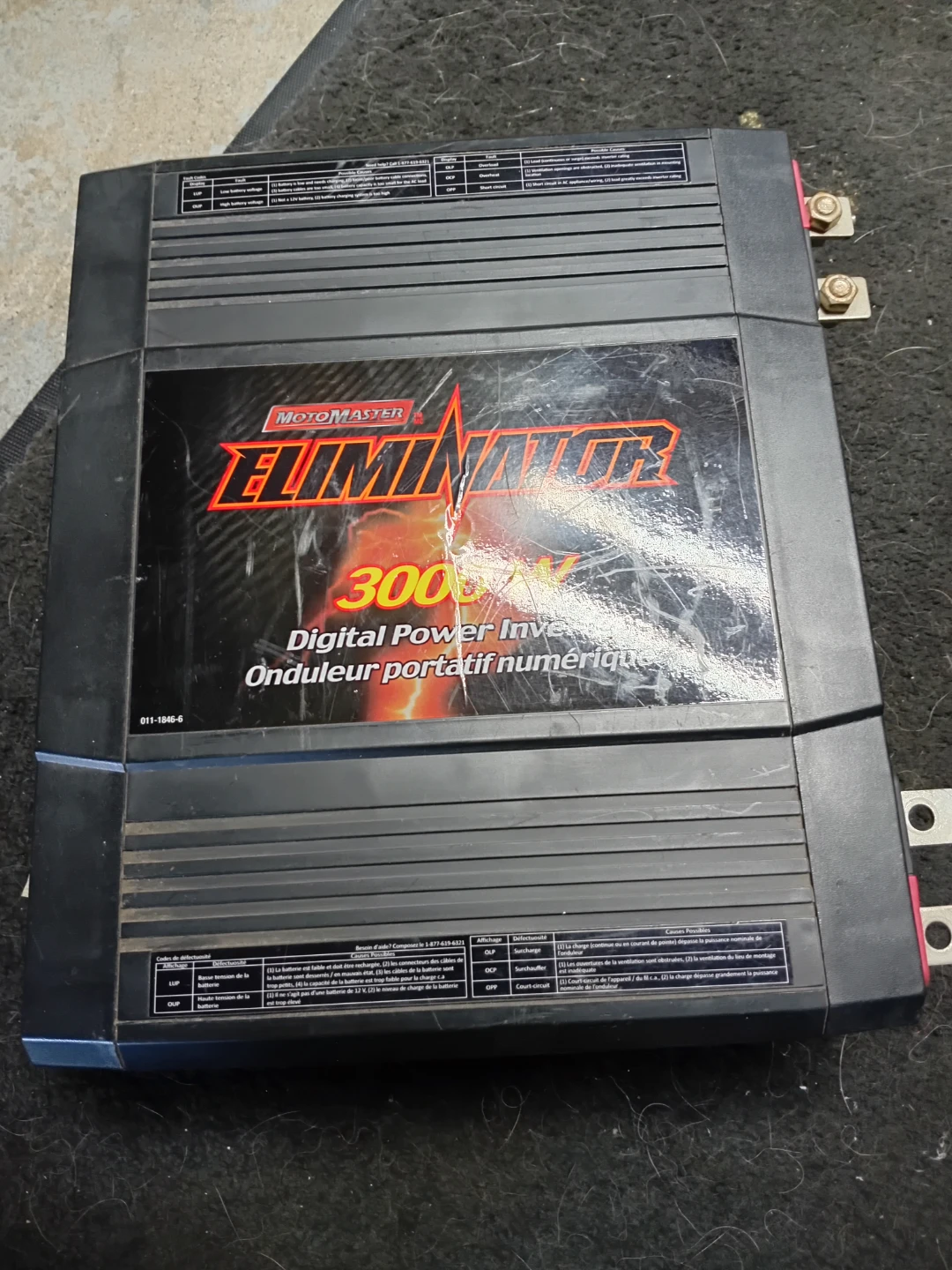 Motomaster Eliminator 3000W Digital Power Inverter