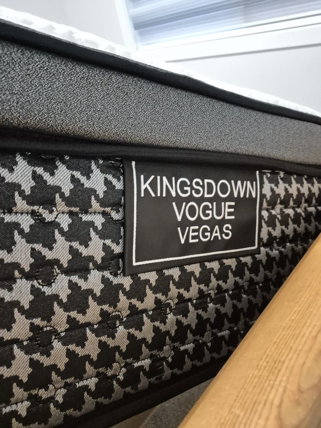 Quality twin pillow-top mattress - photo 2