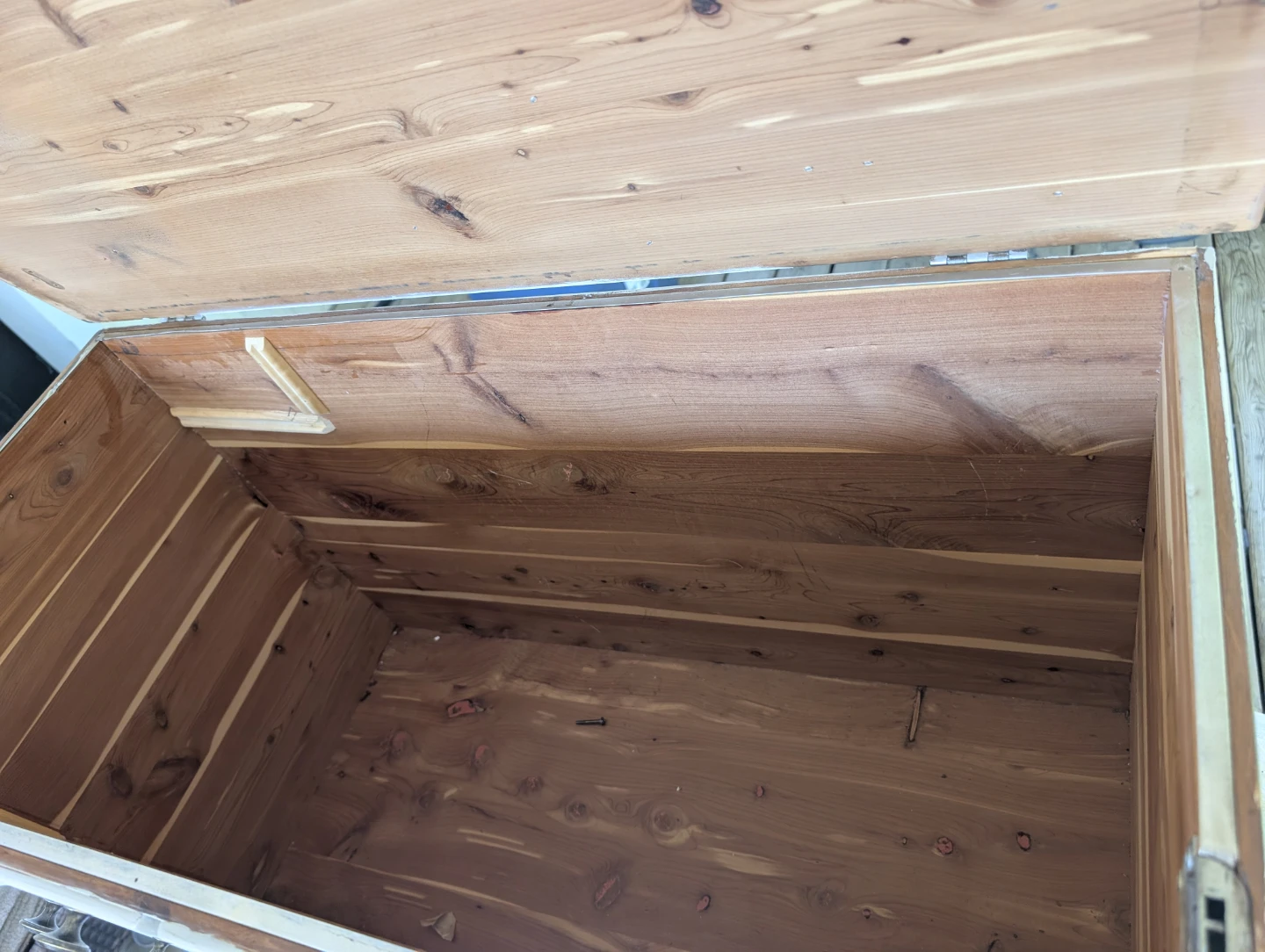 ✨ Refinished Vintage Cedar Chest | Mid-Century✨ - photo 3