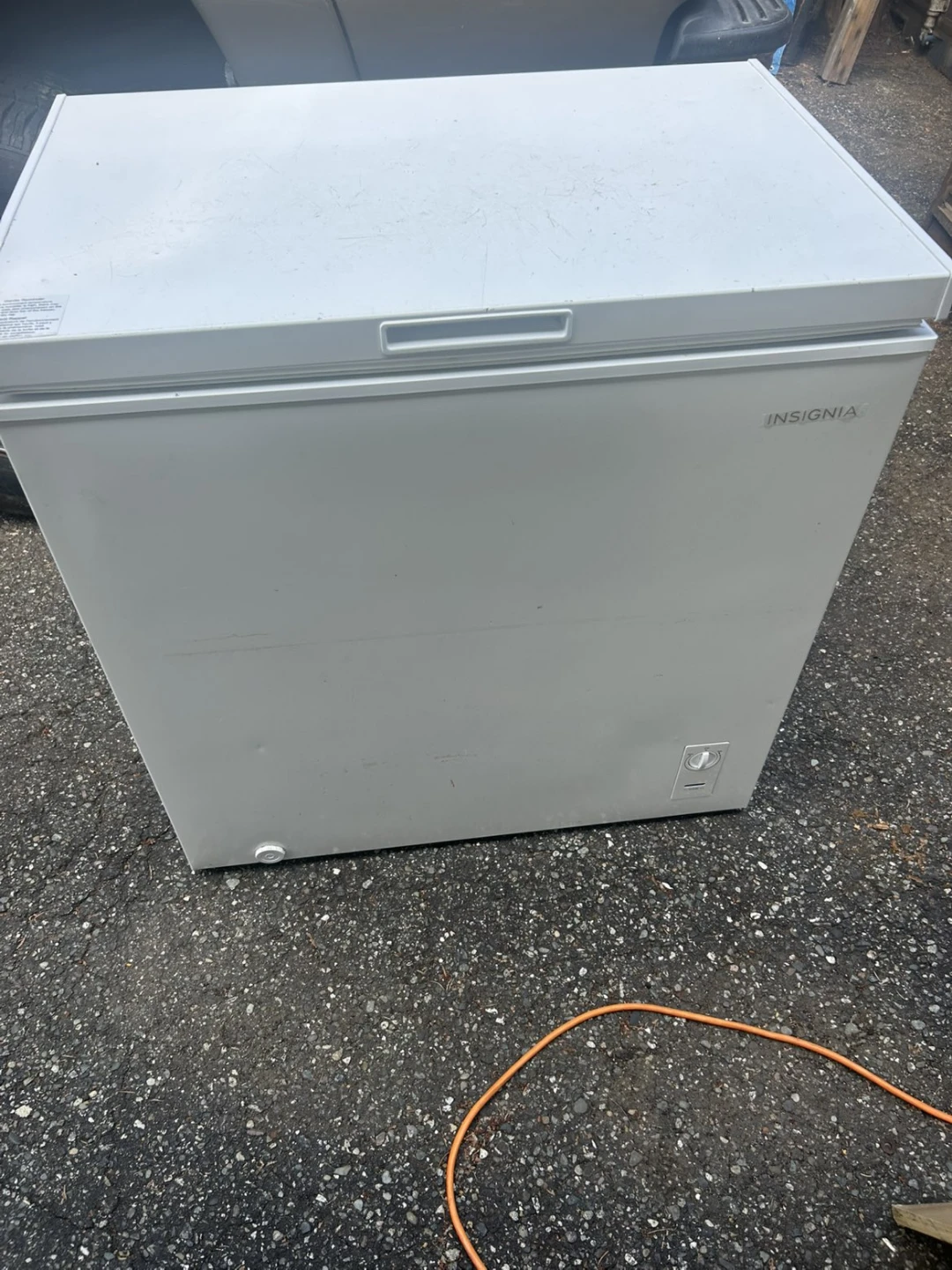 Insignia Chest Freezer NS-CZ70WH0-C