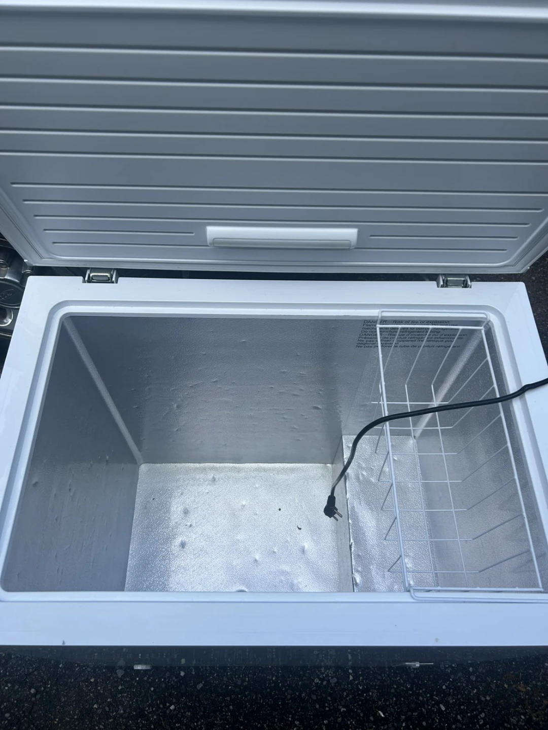 Insignia Chest Freezer NS-CZ70WH0-C - photo 3
