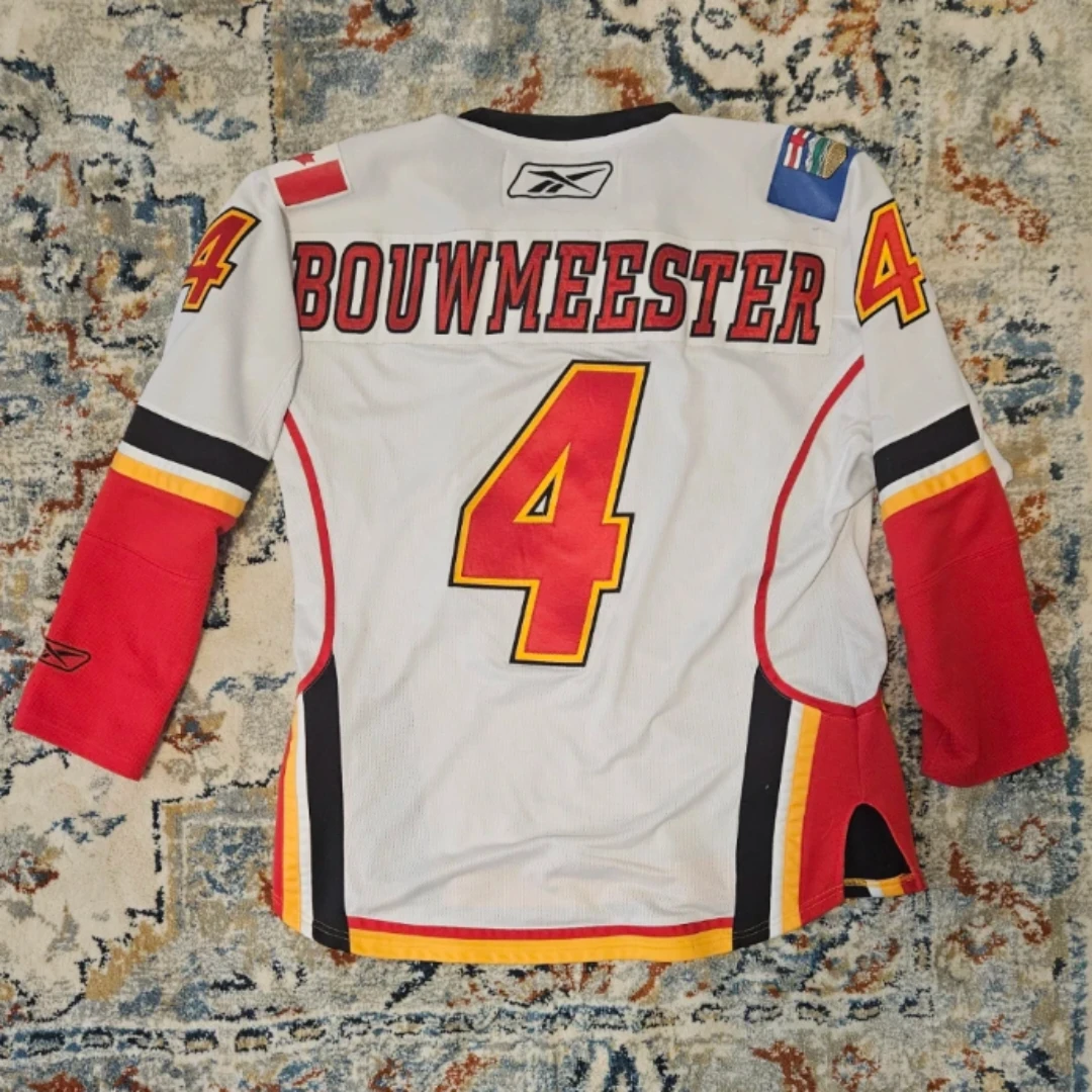 Calgary Flames Bouwmeester #4 Hockey Jersey L/G - photo 2