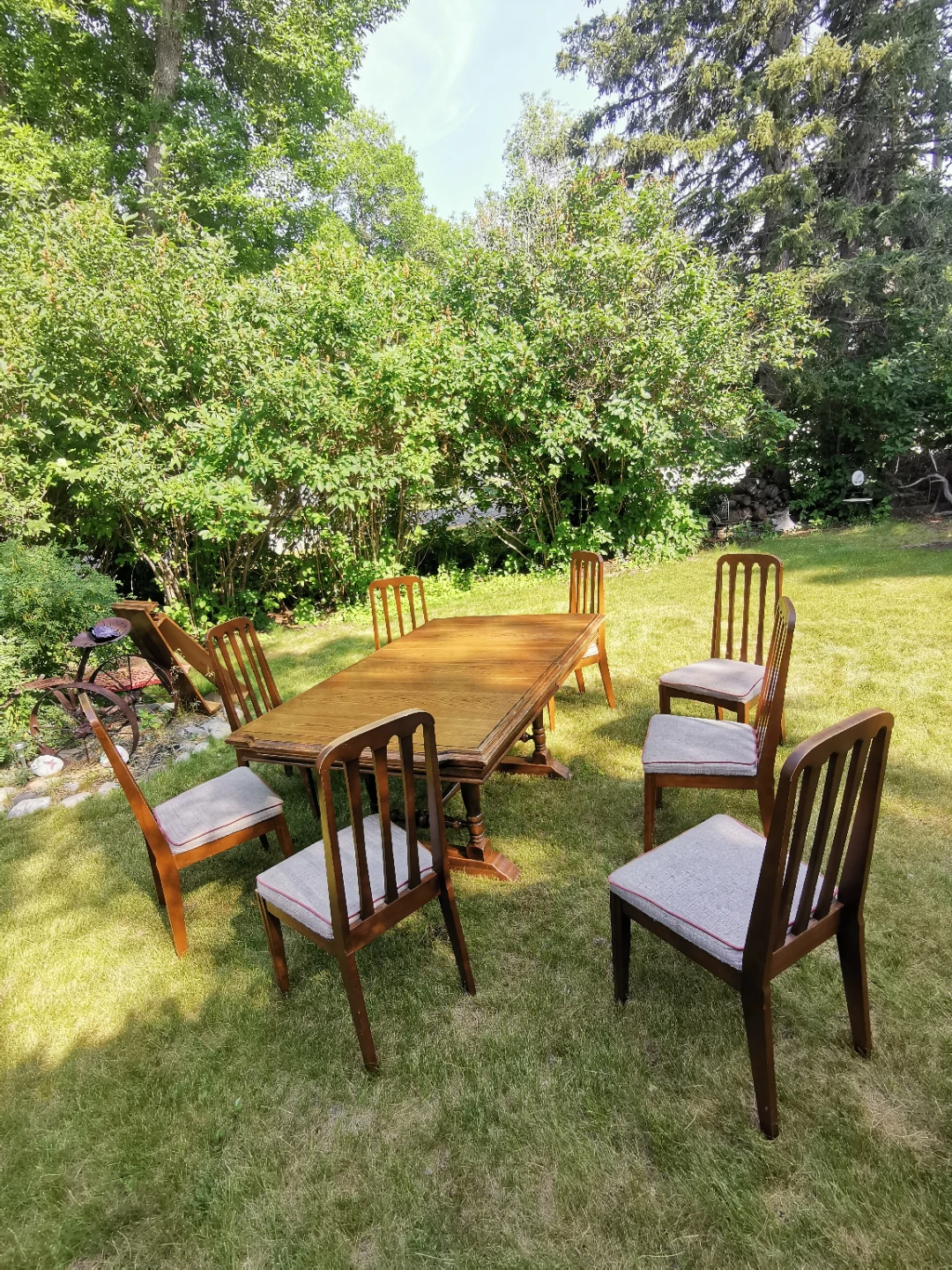 Vintage Canadian Walnut Dining Set | Expandable Table & 8 Chairs - photo 4