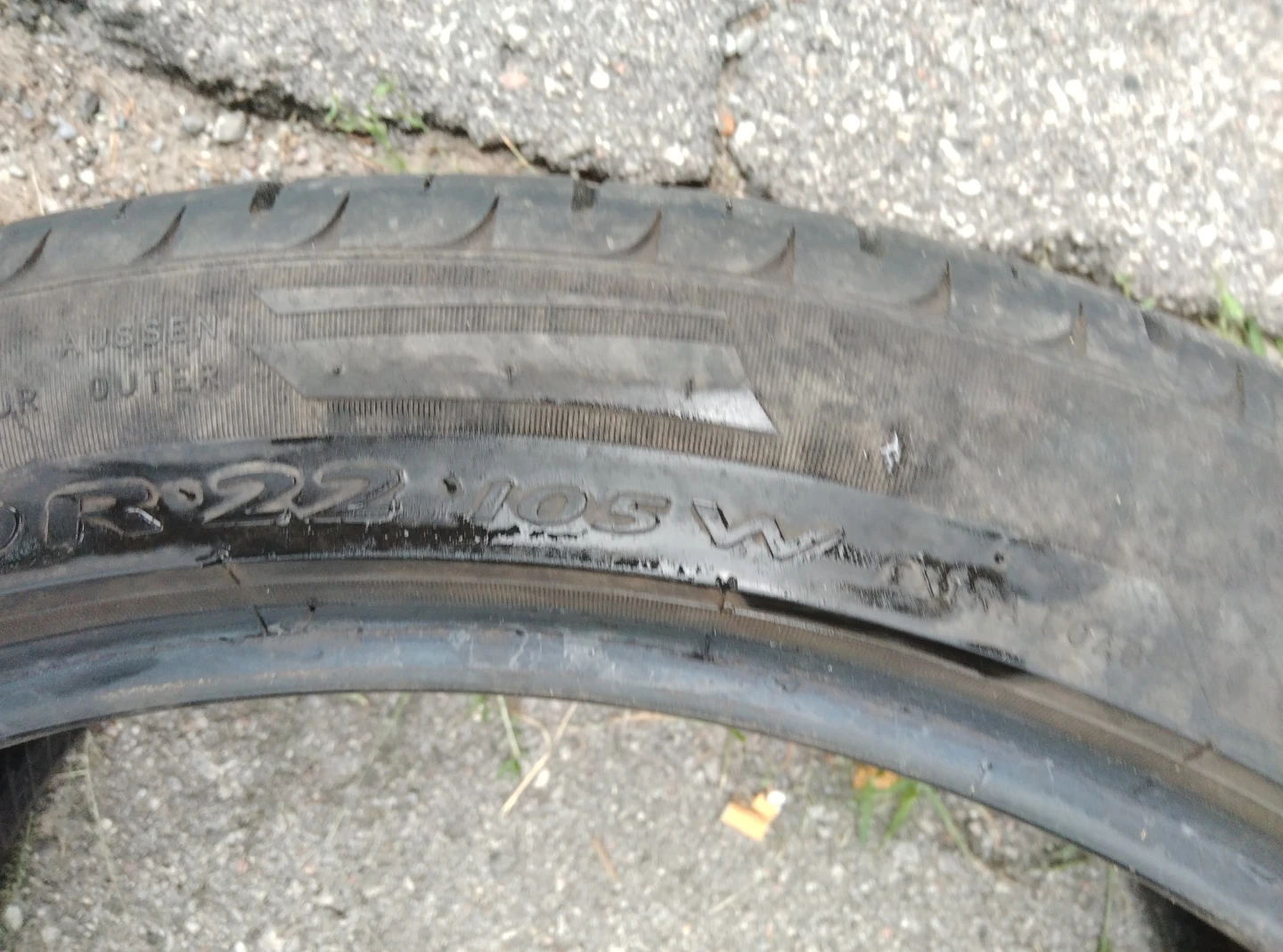 P265/40R22 Tire - photo 2