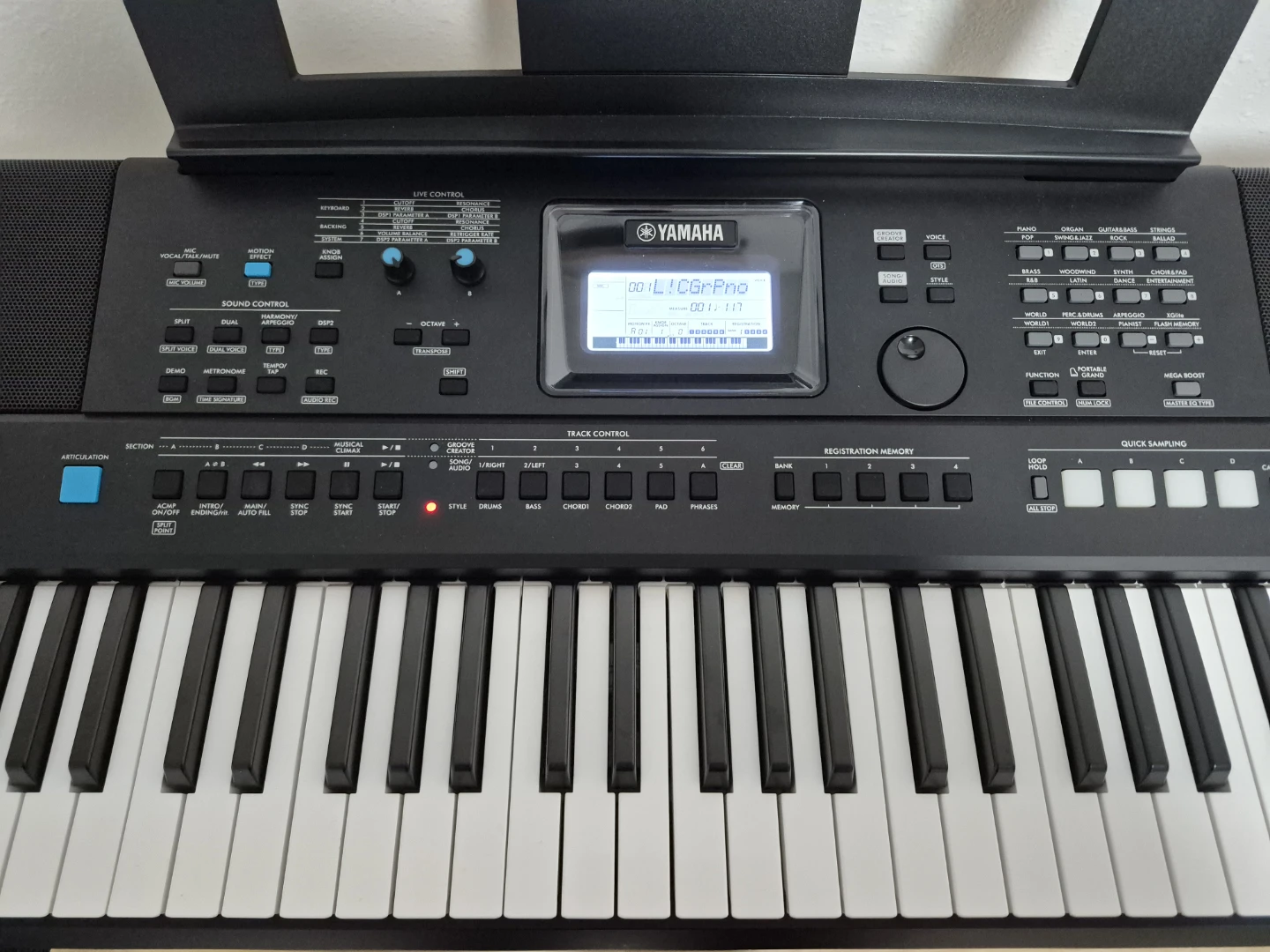 Yamaha PSR-E473 Keyboard - photo 3