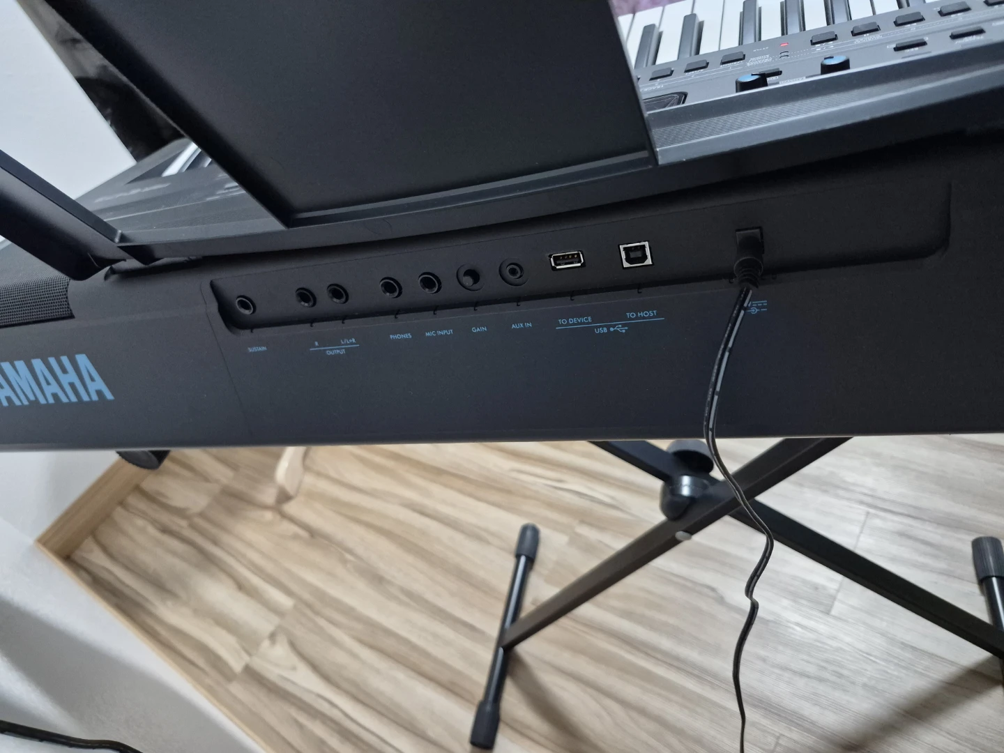 Yamaha PSR-E473 Keyboard - photo 5