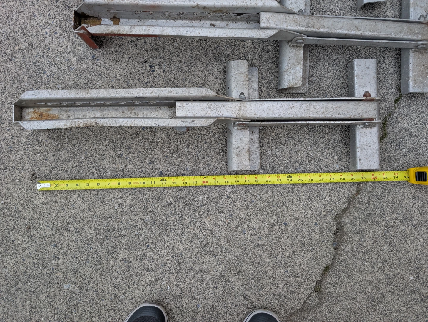Four aluminum ladder jacks - photo 2
