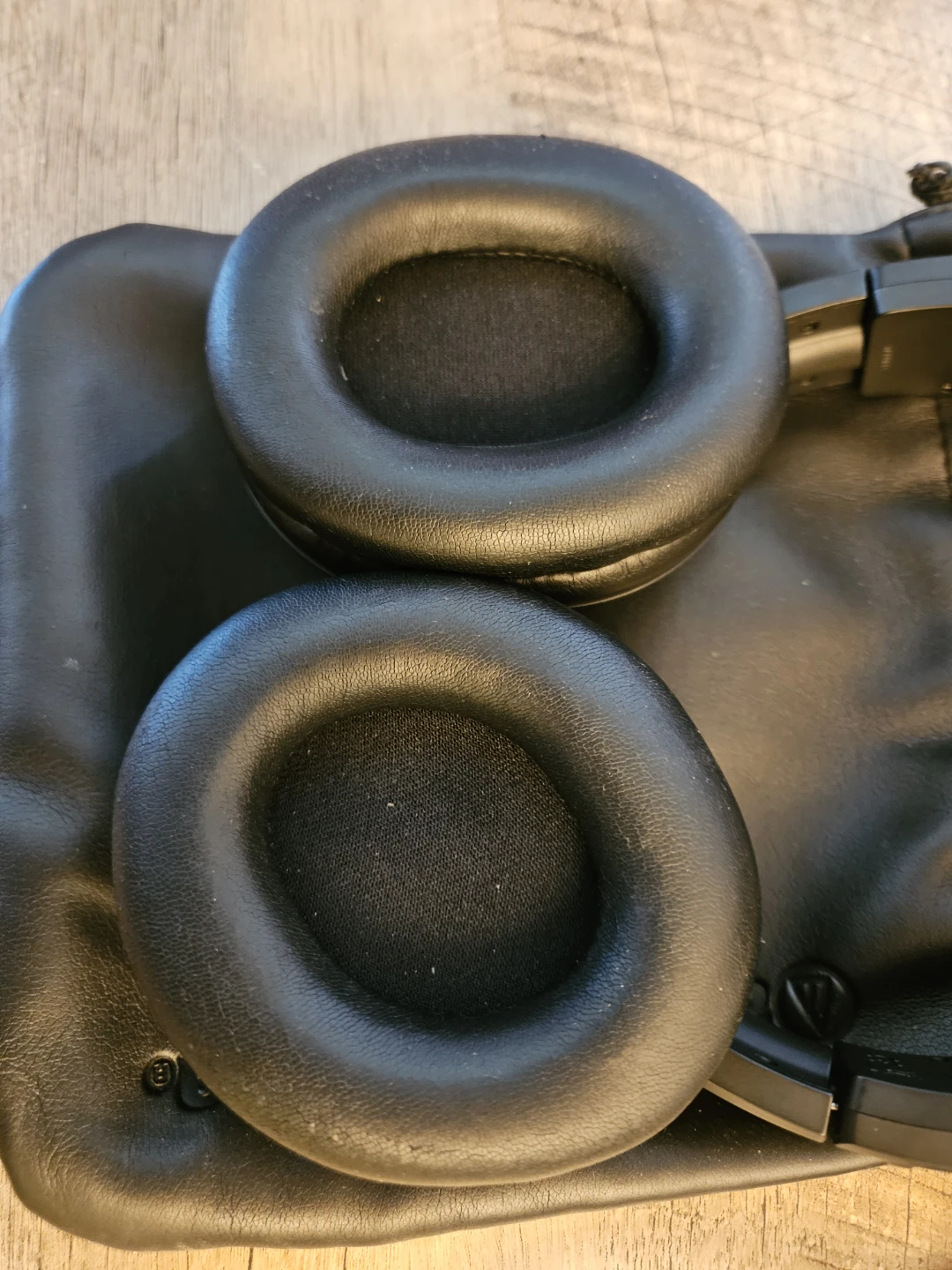 Audio Technica ATH-M40X Headphones - photo 2