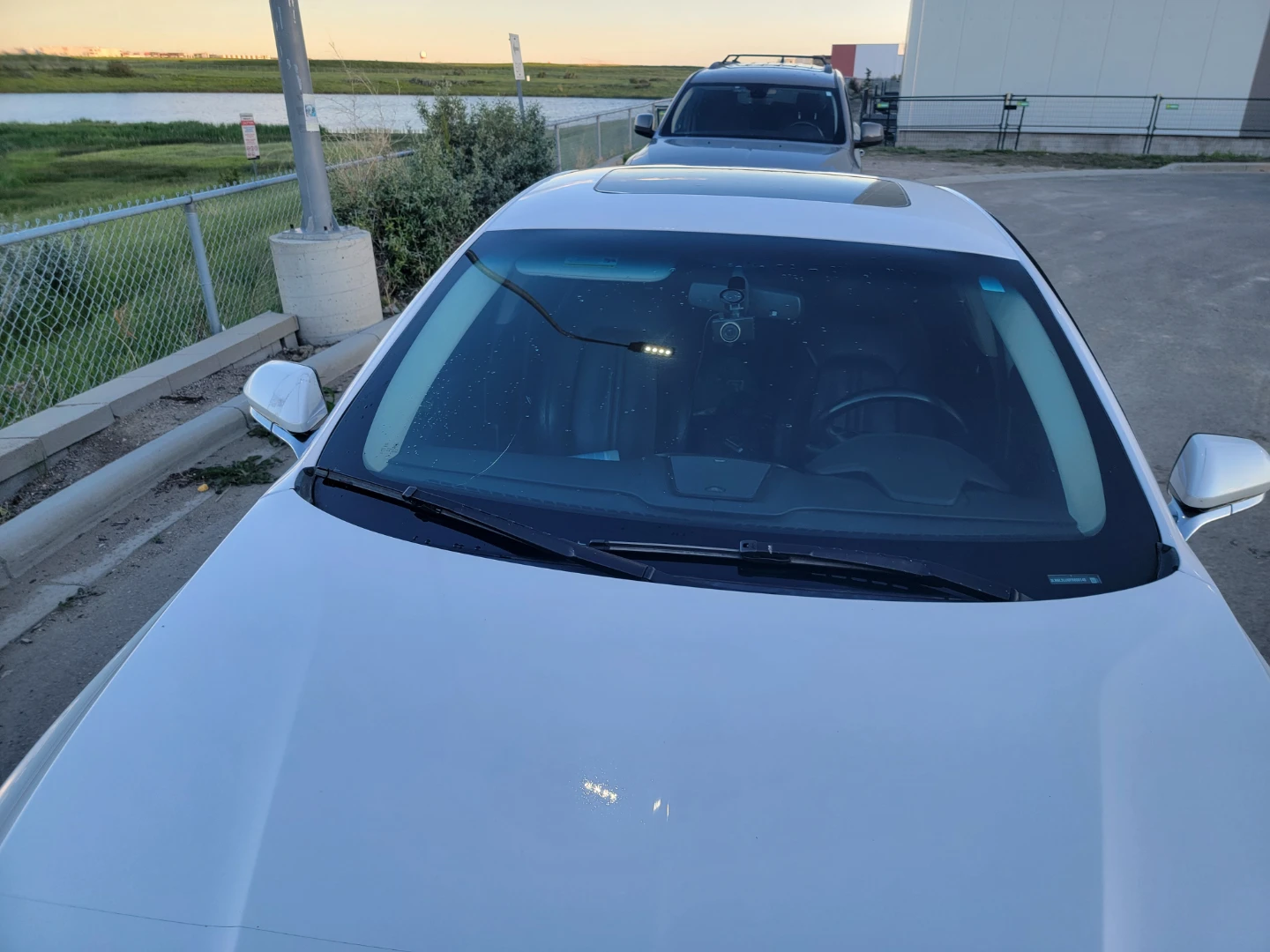 White Lincoln MKZ Sedan - photo 3